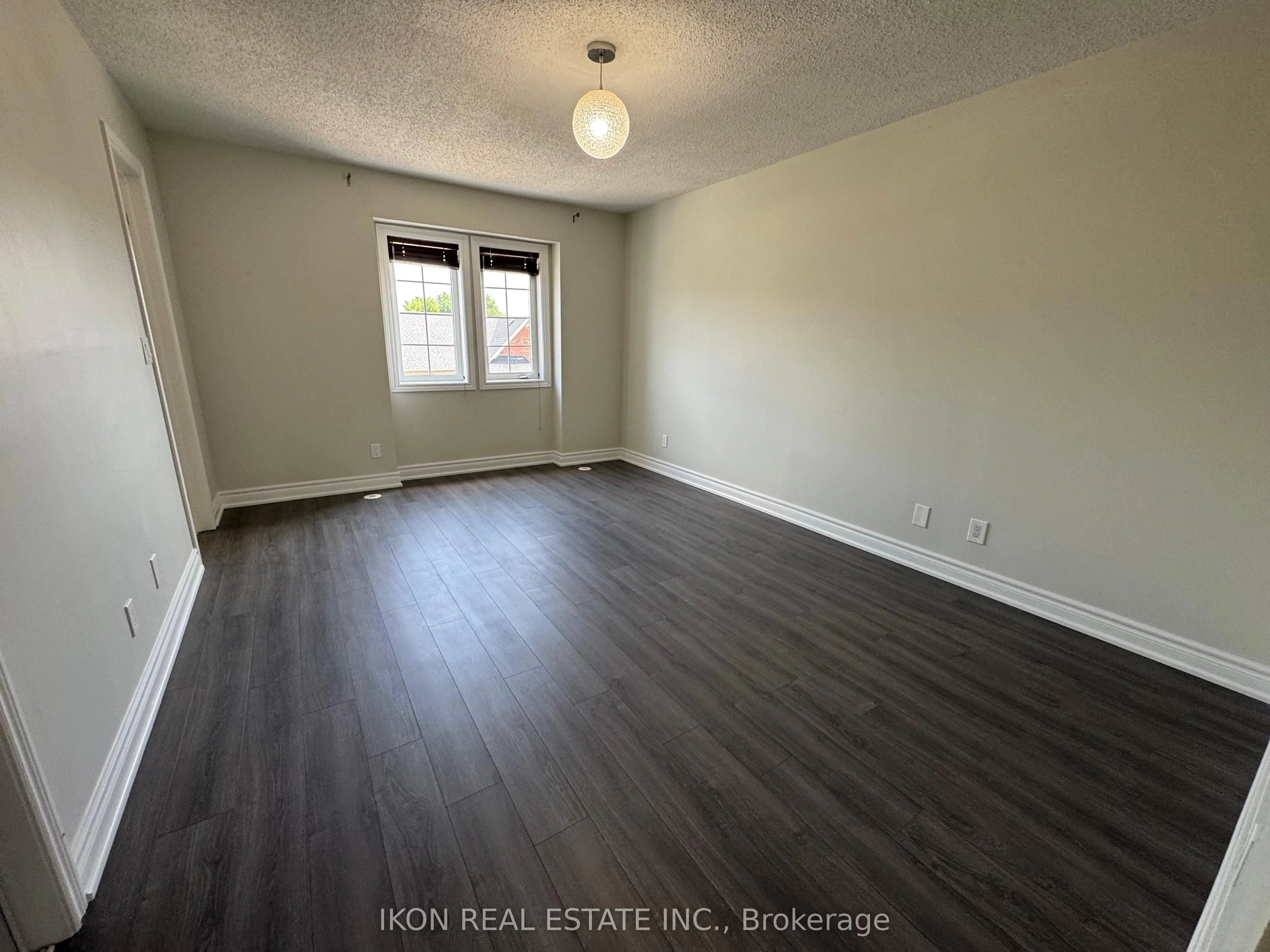 67 Sprucedale Way E, #32