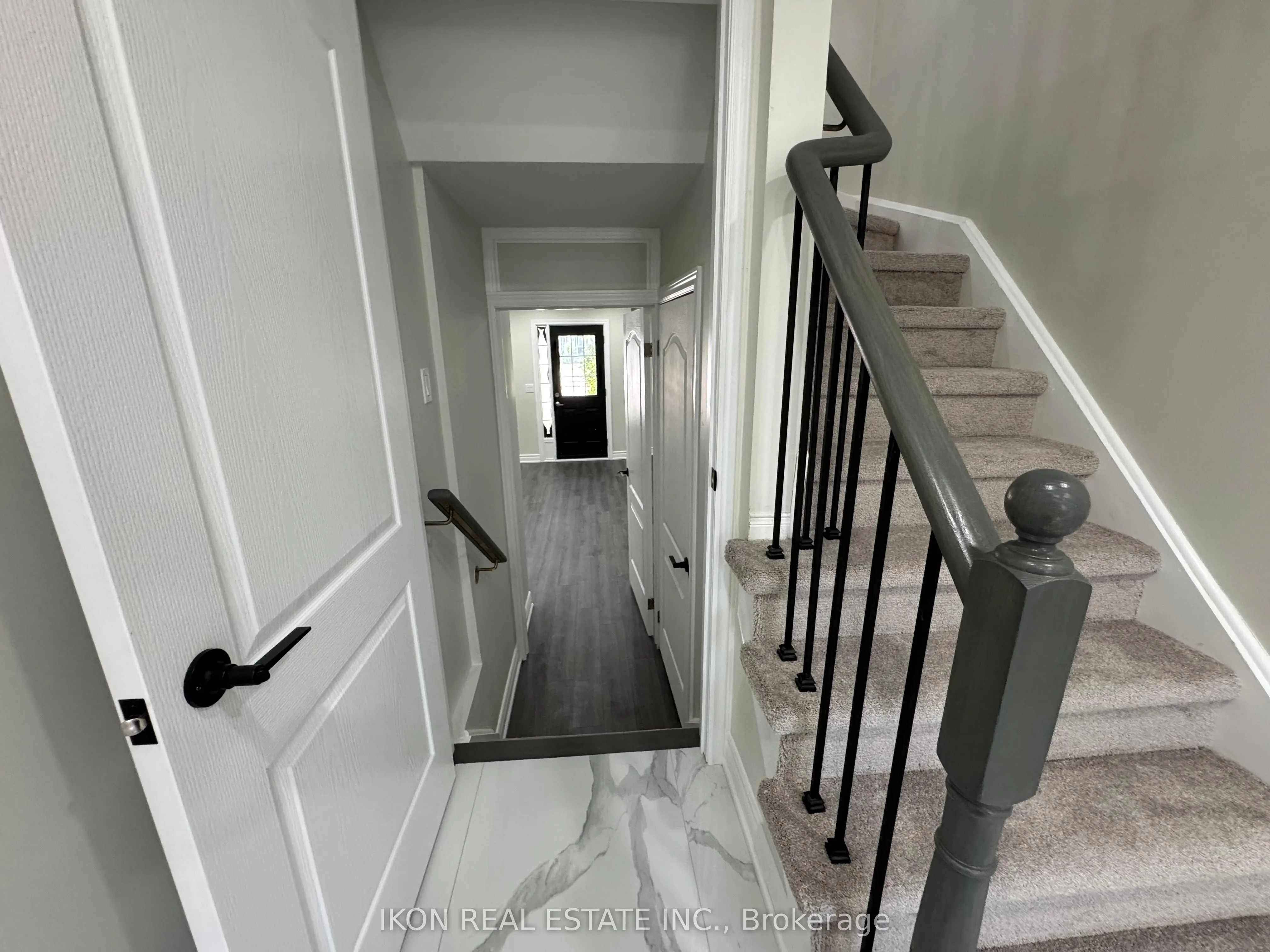 67 Sprucedale Way E, #32
