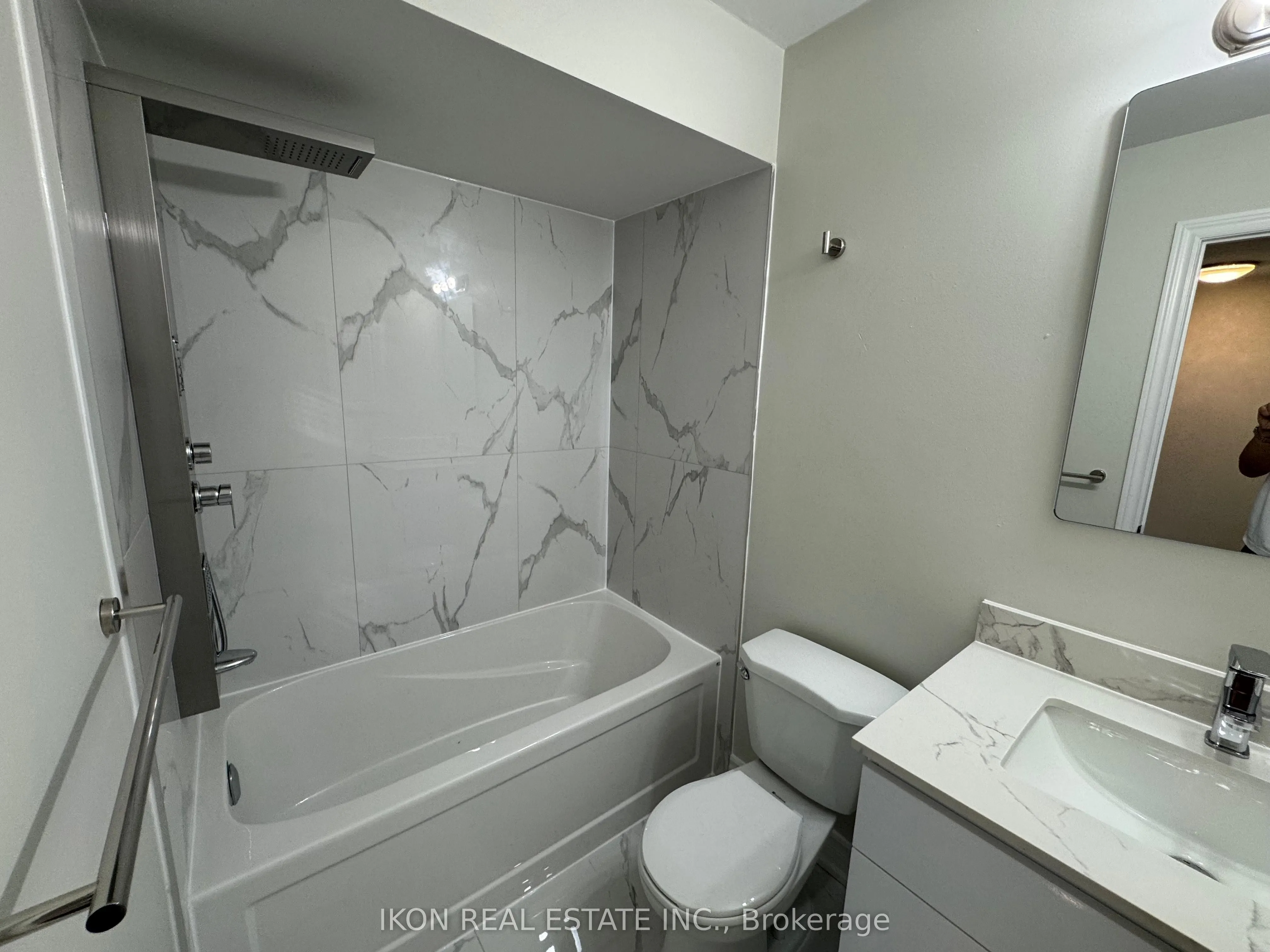 67 Sprucedale Way E, #32