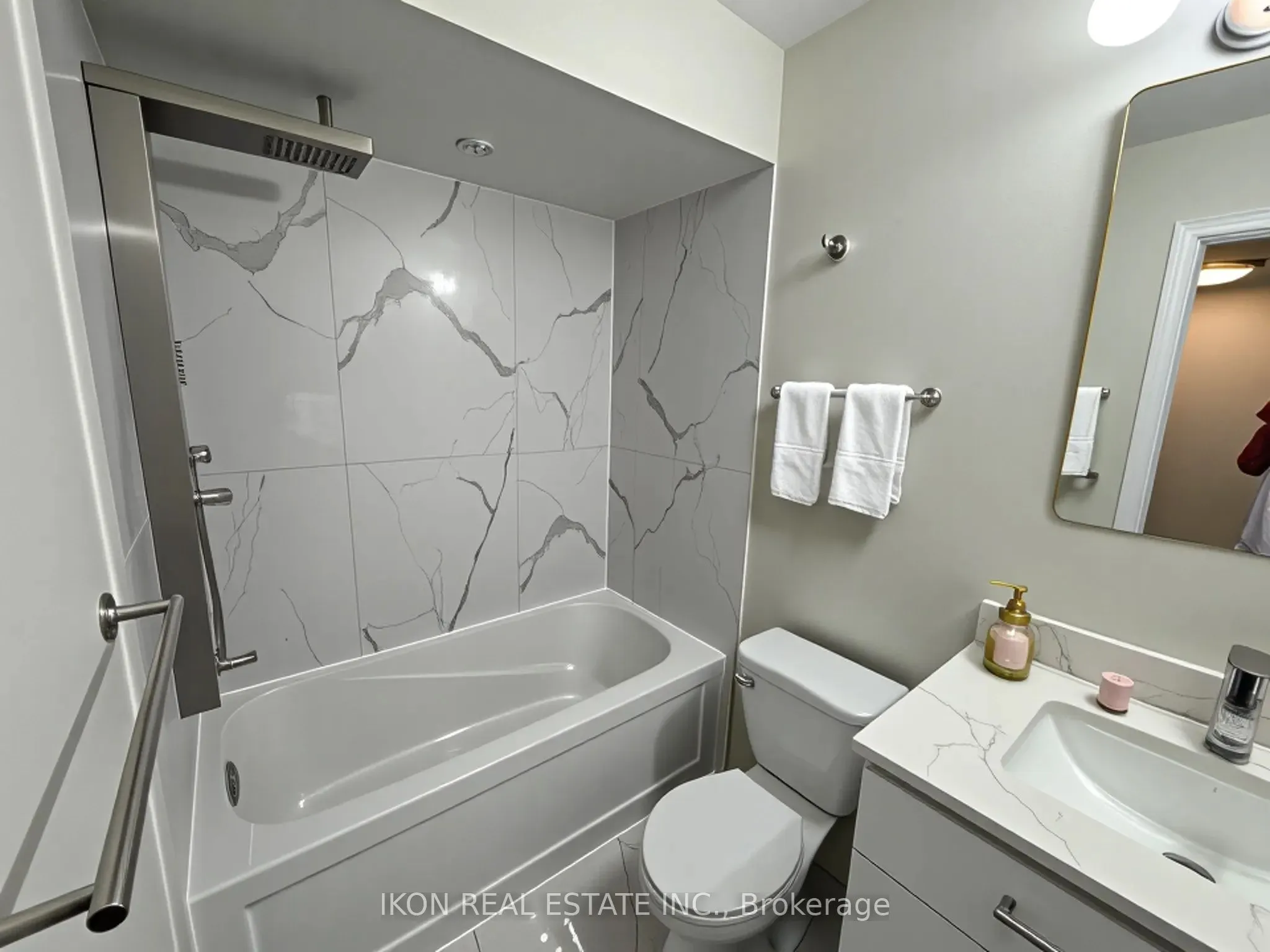 67 Sprucedale Way E, #32