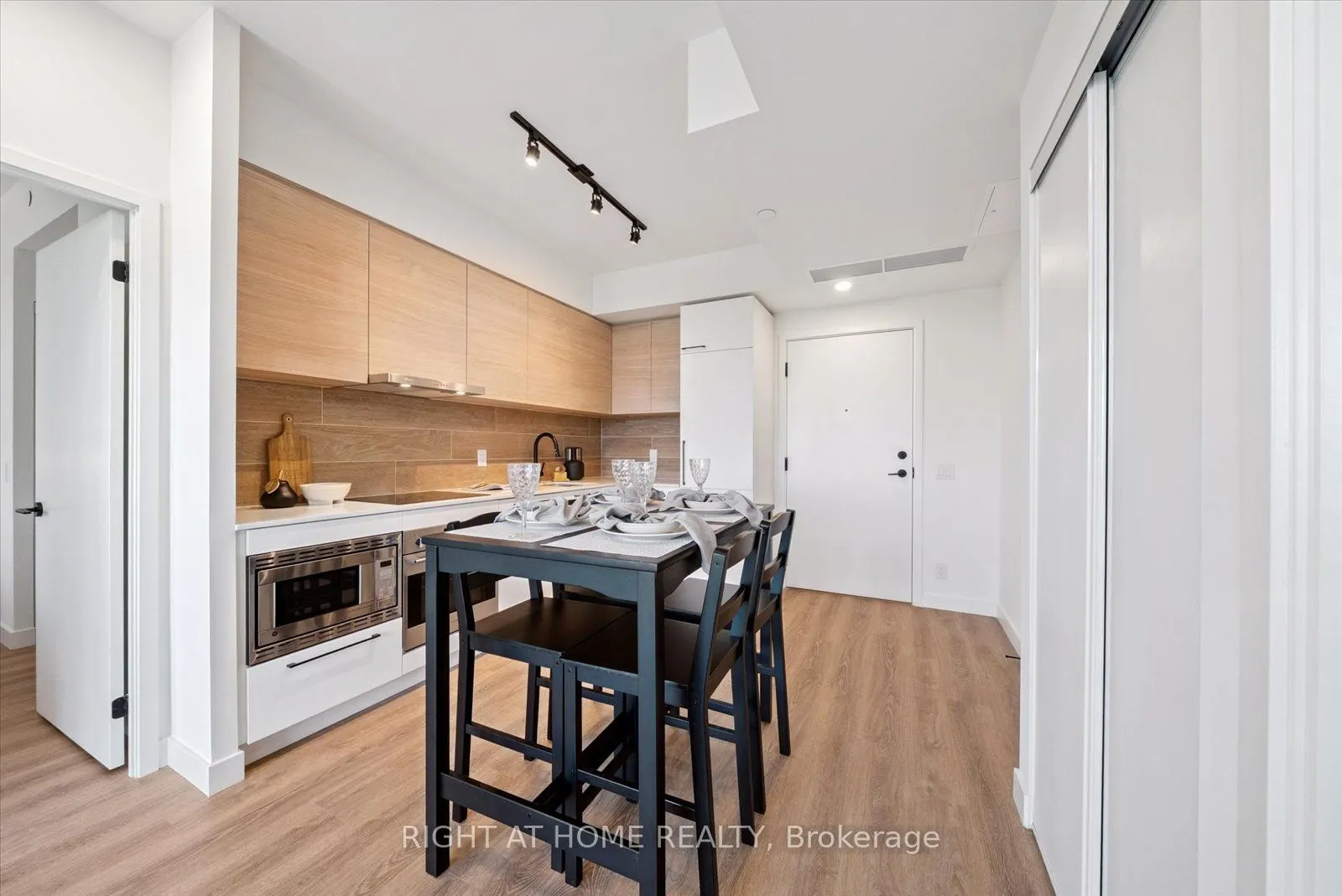 1050 Eastern Avenue, #613