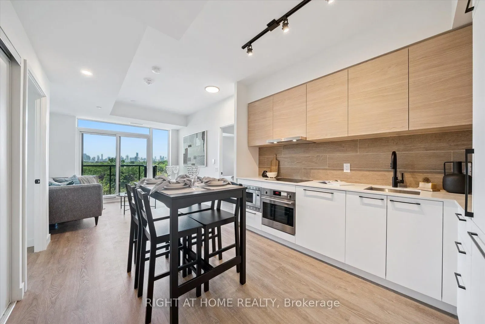 1050 Eastern Avenue, #613
