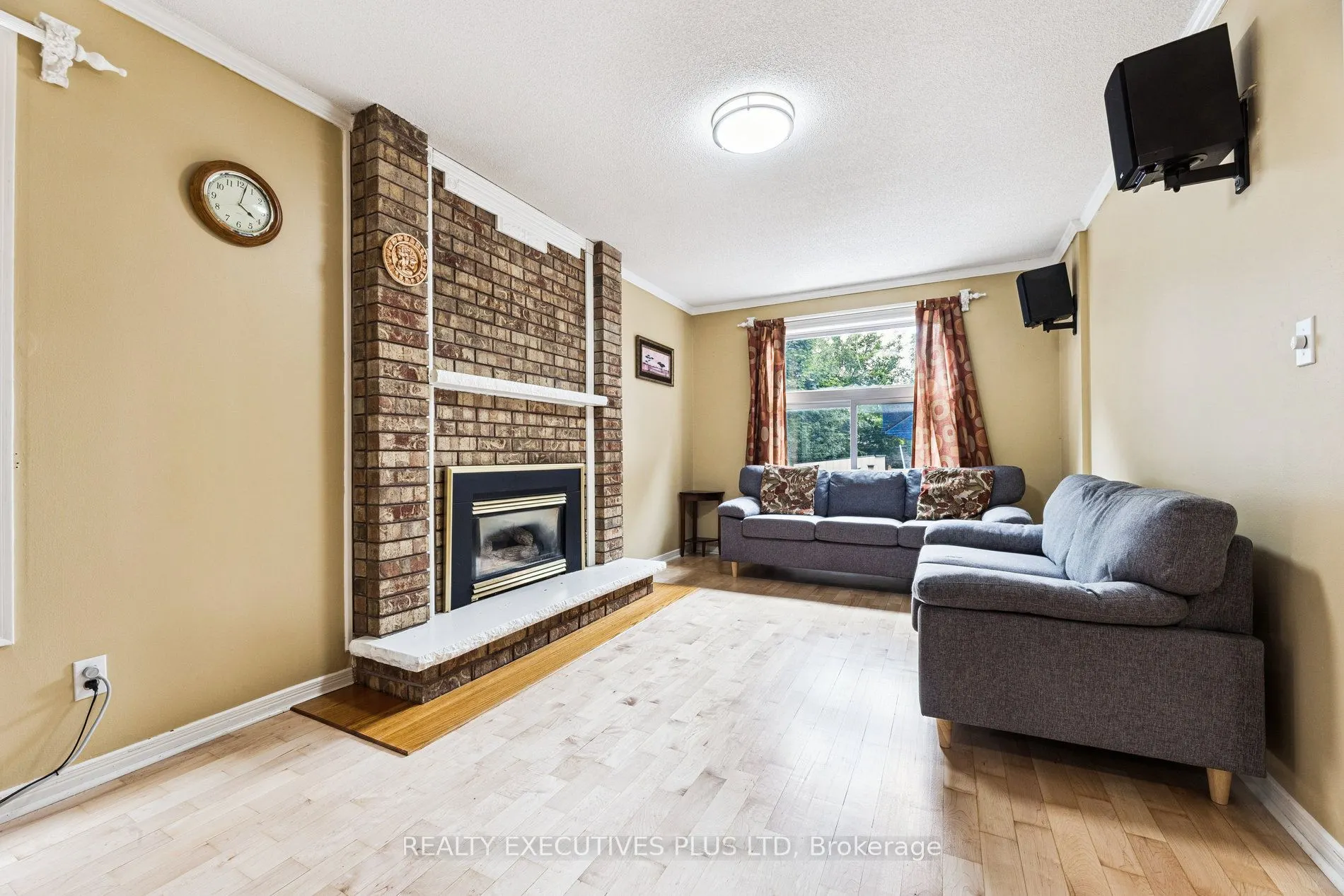 1822 Forestview Drive