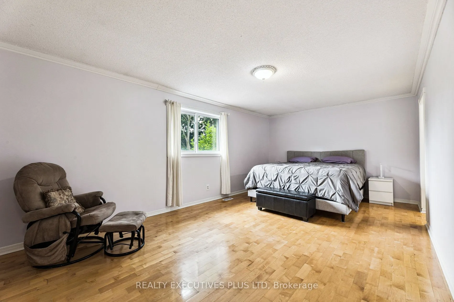 1822 Forestview Drive