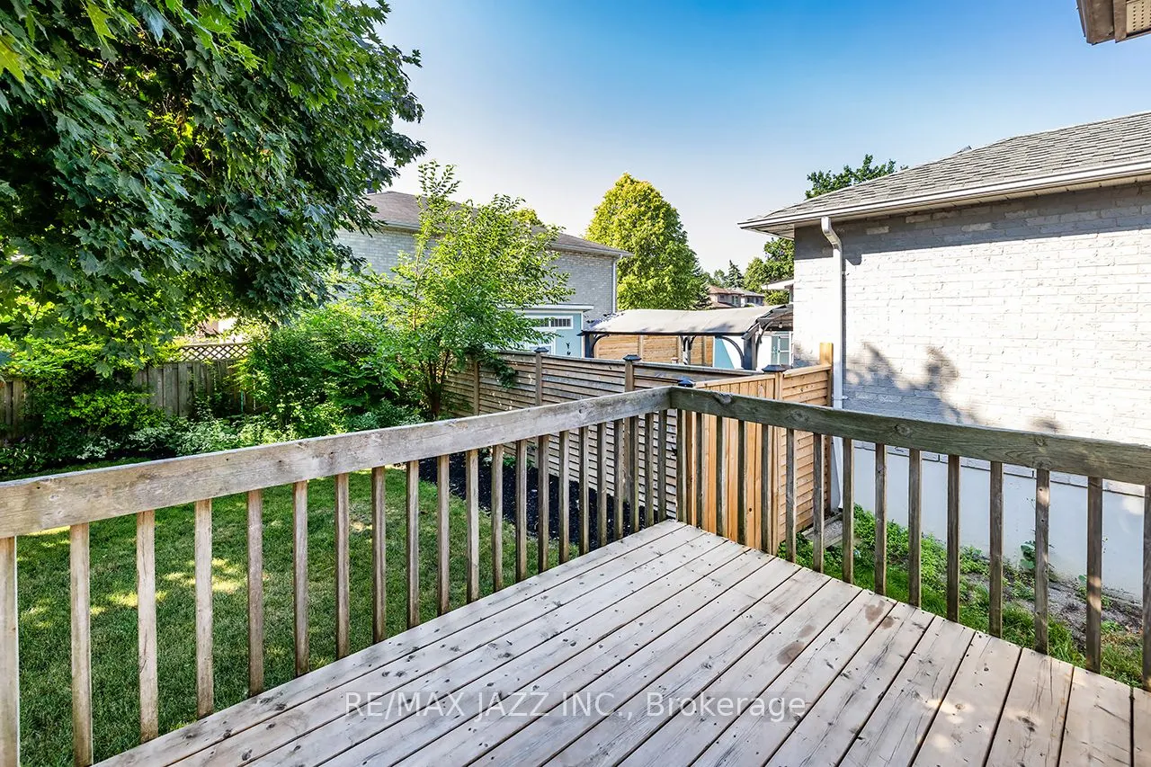 843 Charisma Crescent