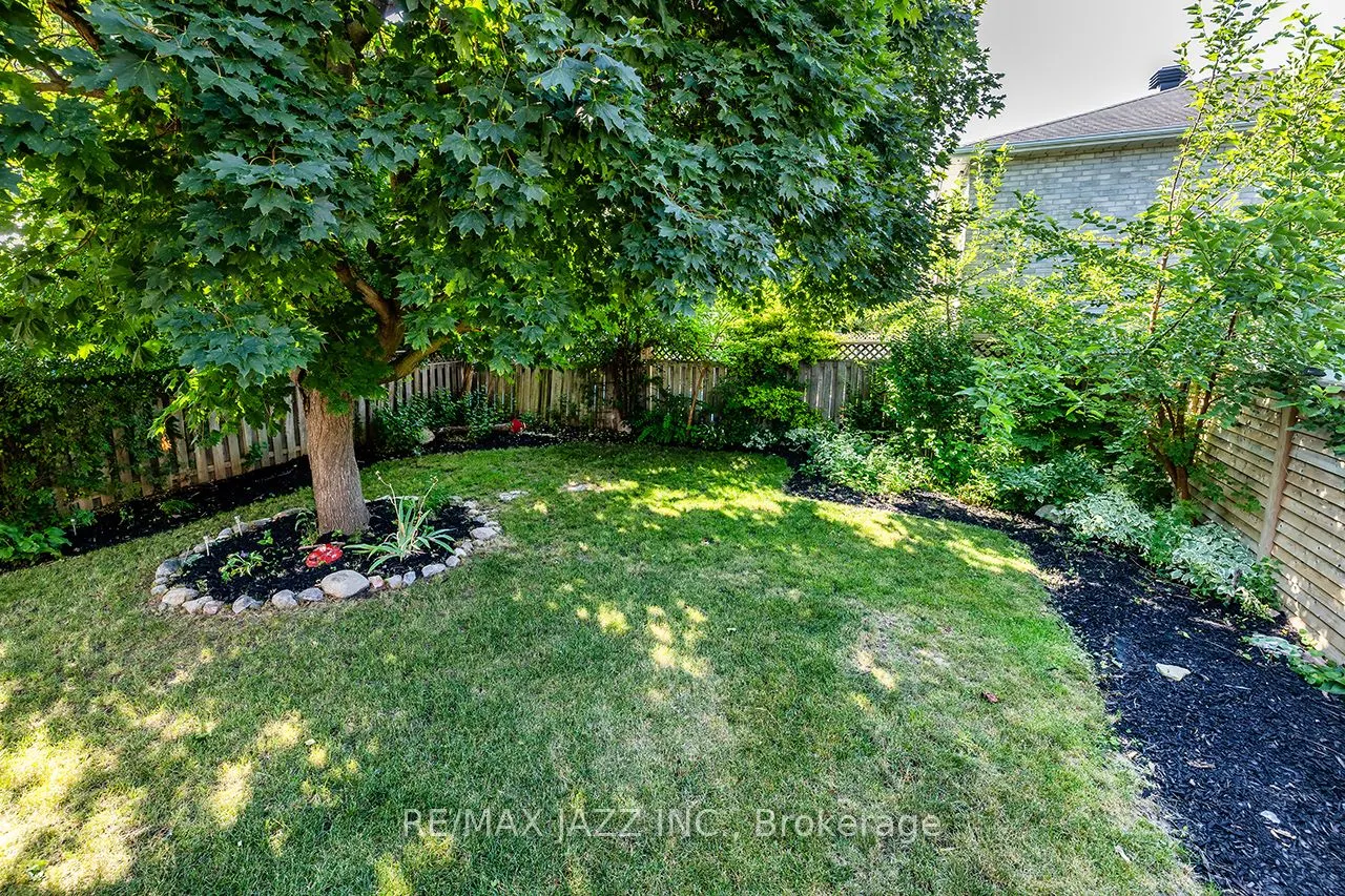 843 Charisma Crescent