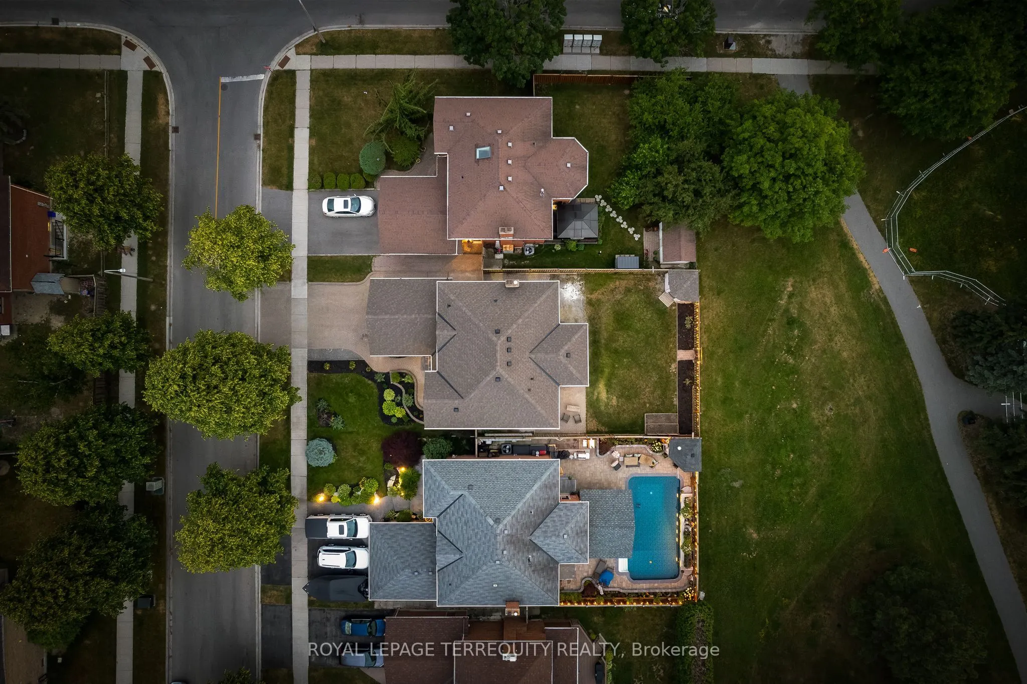 77 Ingleborough Drive