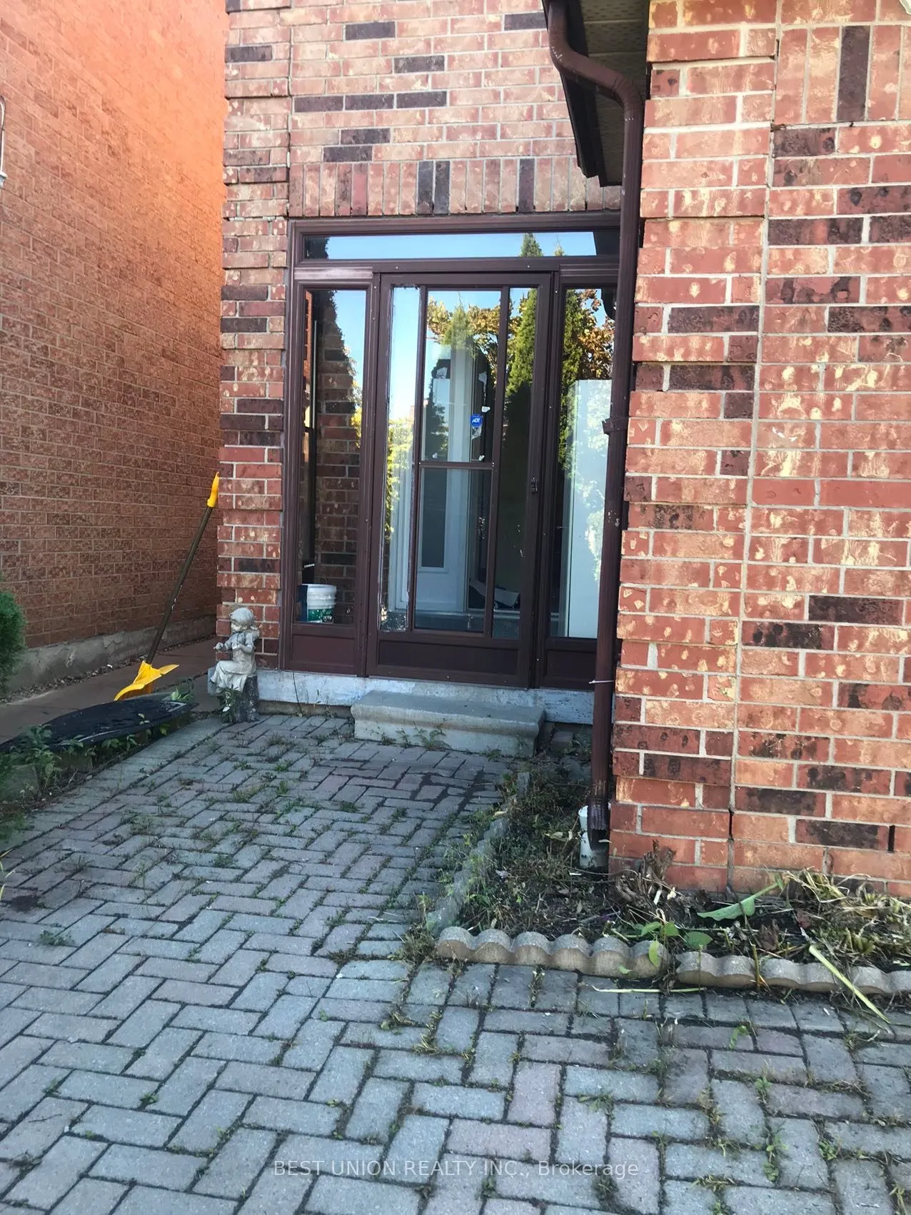 68 Lansbury Drive