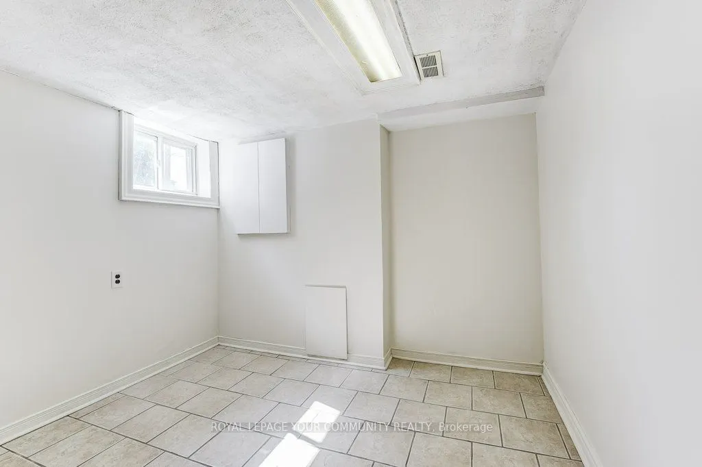17 Dyson Boulevard