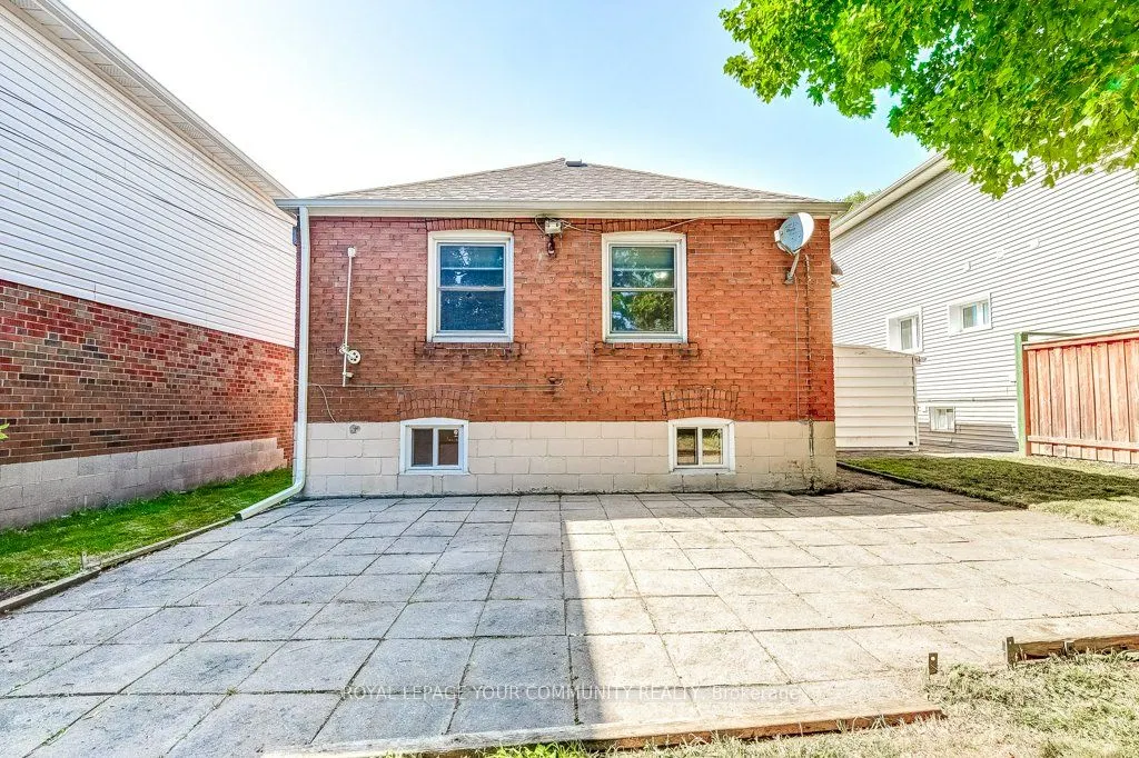 17 Dyson Boulevard
