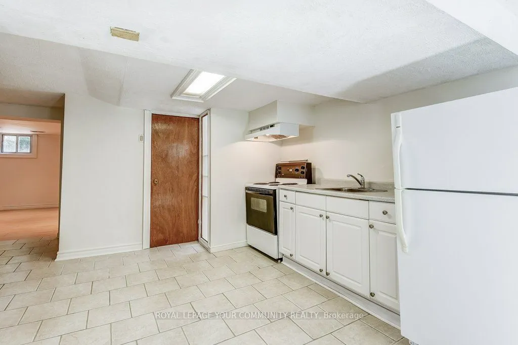 17 Dyson Boulevard