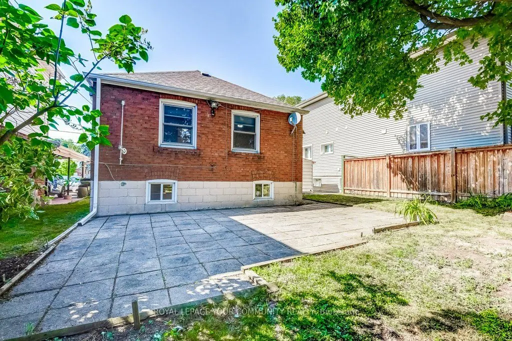 17 Dyson Boulevard