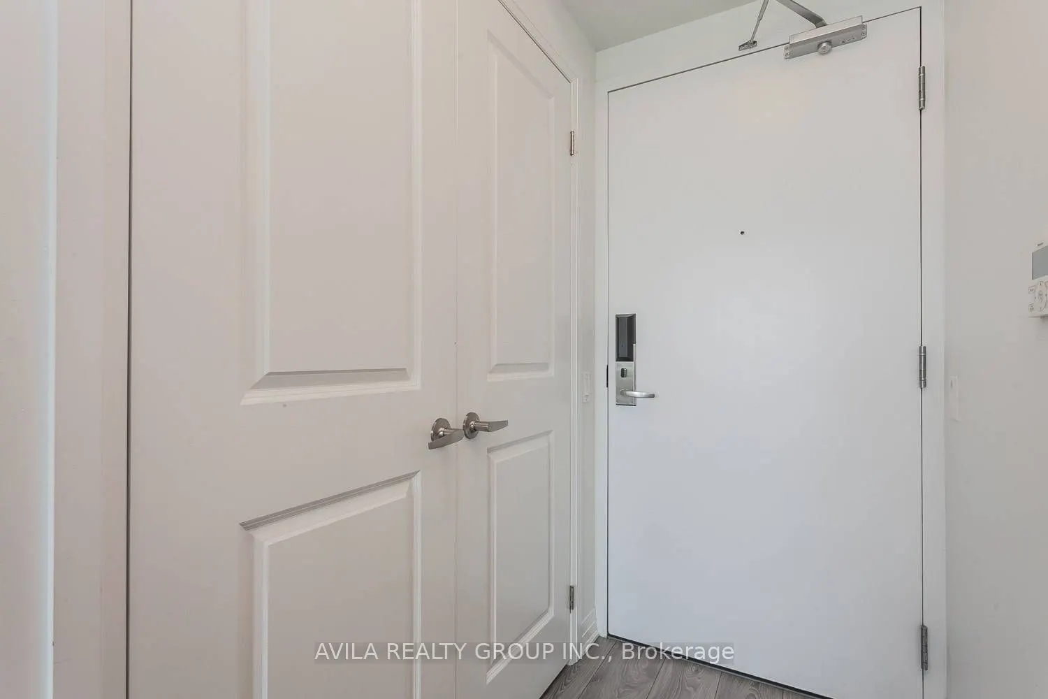 1900 Simcoe Street N, #615