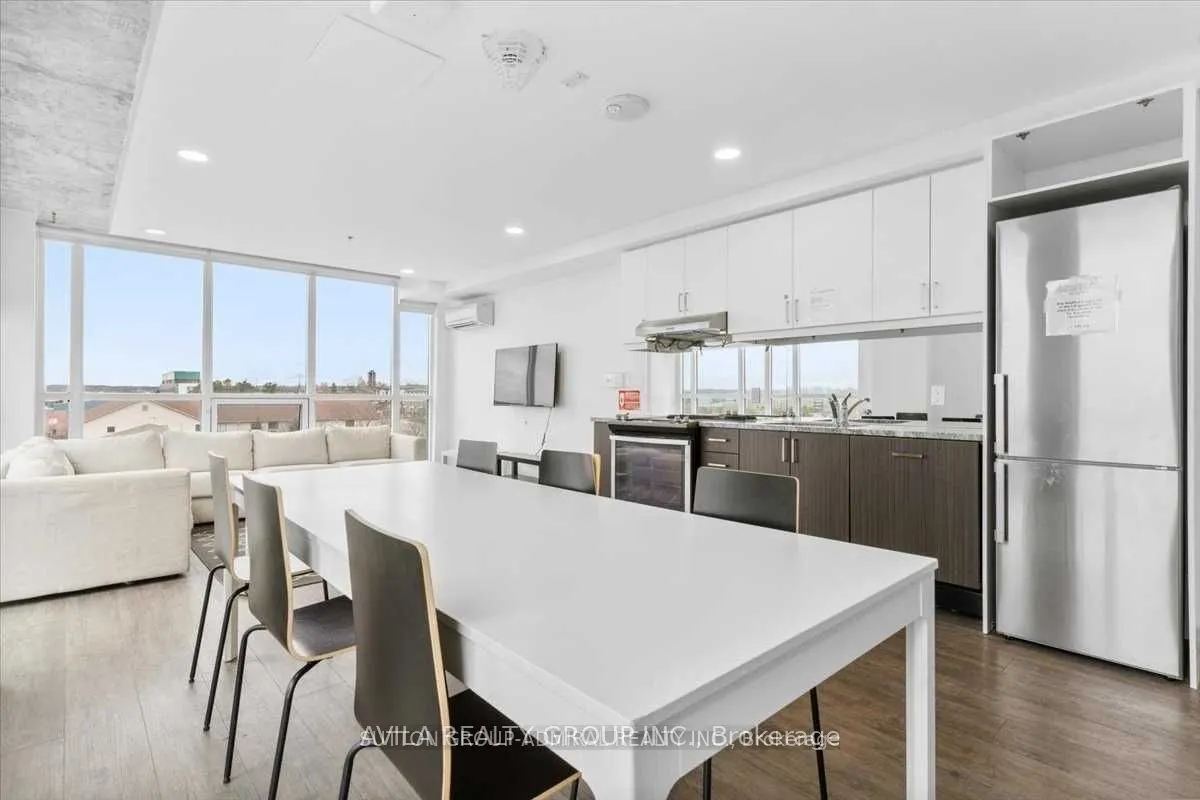 1900 Simcoe Street N, #615