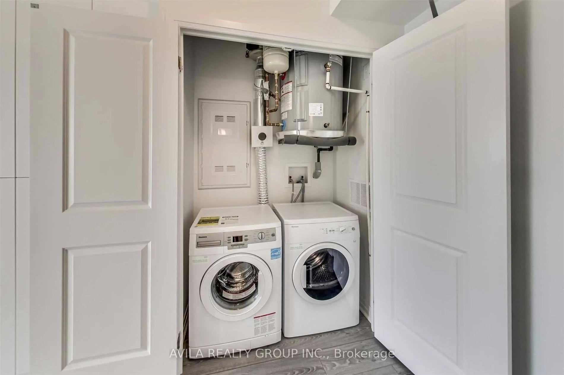 1900 Simcoe Street N, #615
