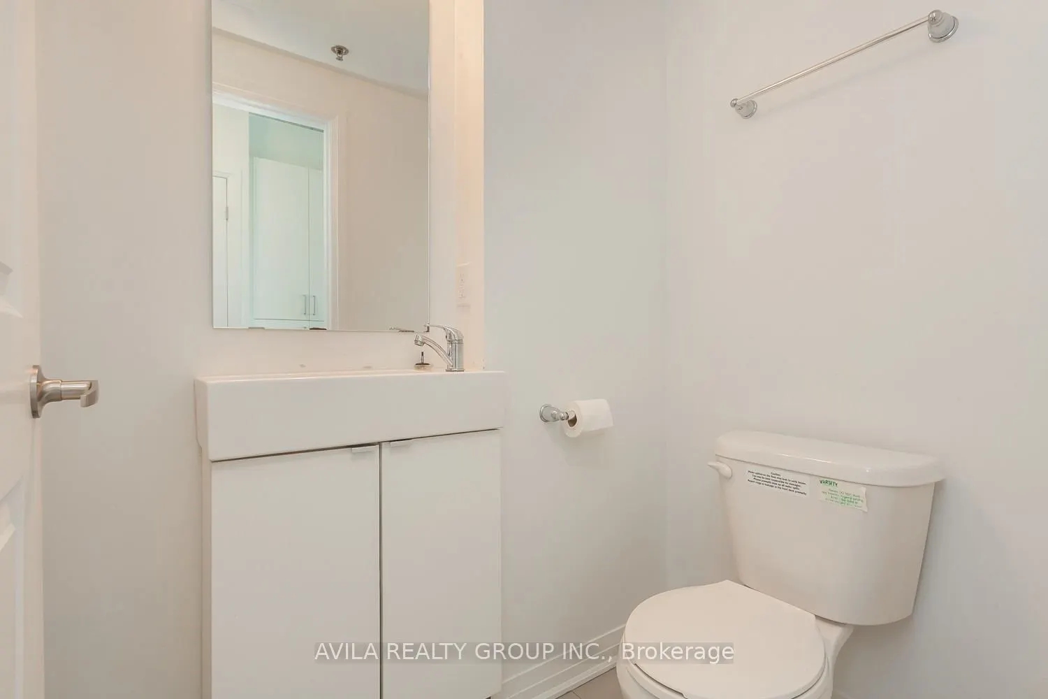 1900 Simcoe Street N, #615