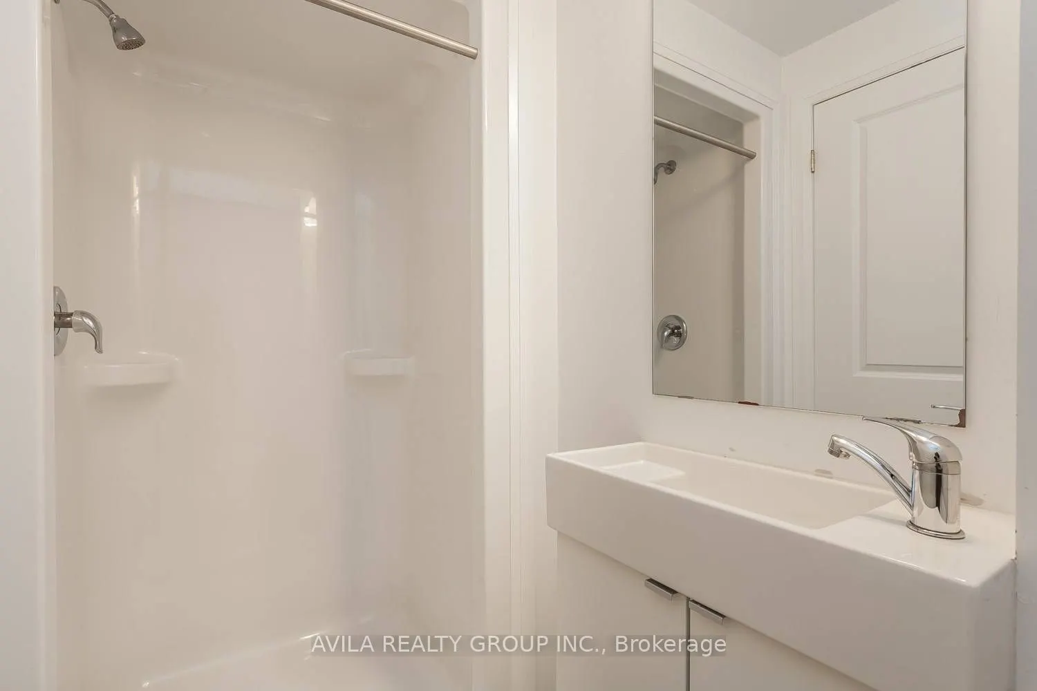 1900 Simcoe Street N, #615