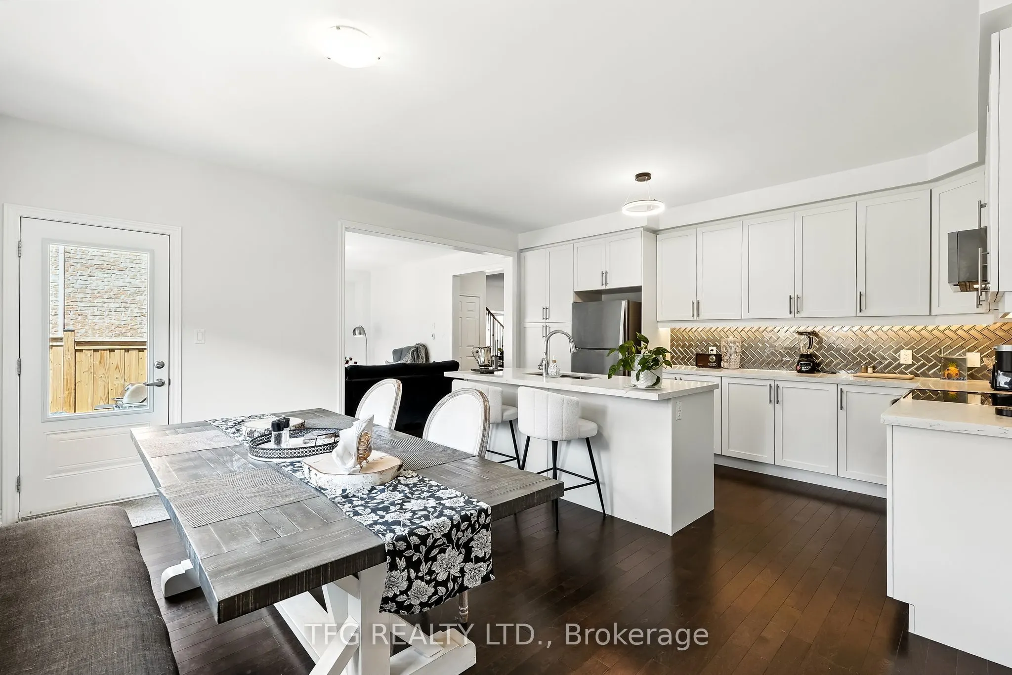 146 Crombie Street