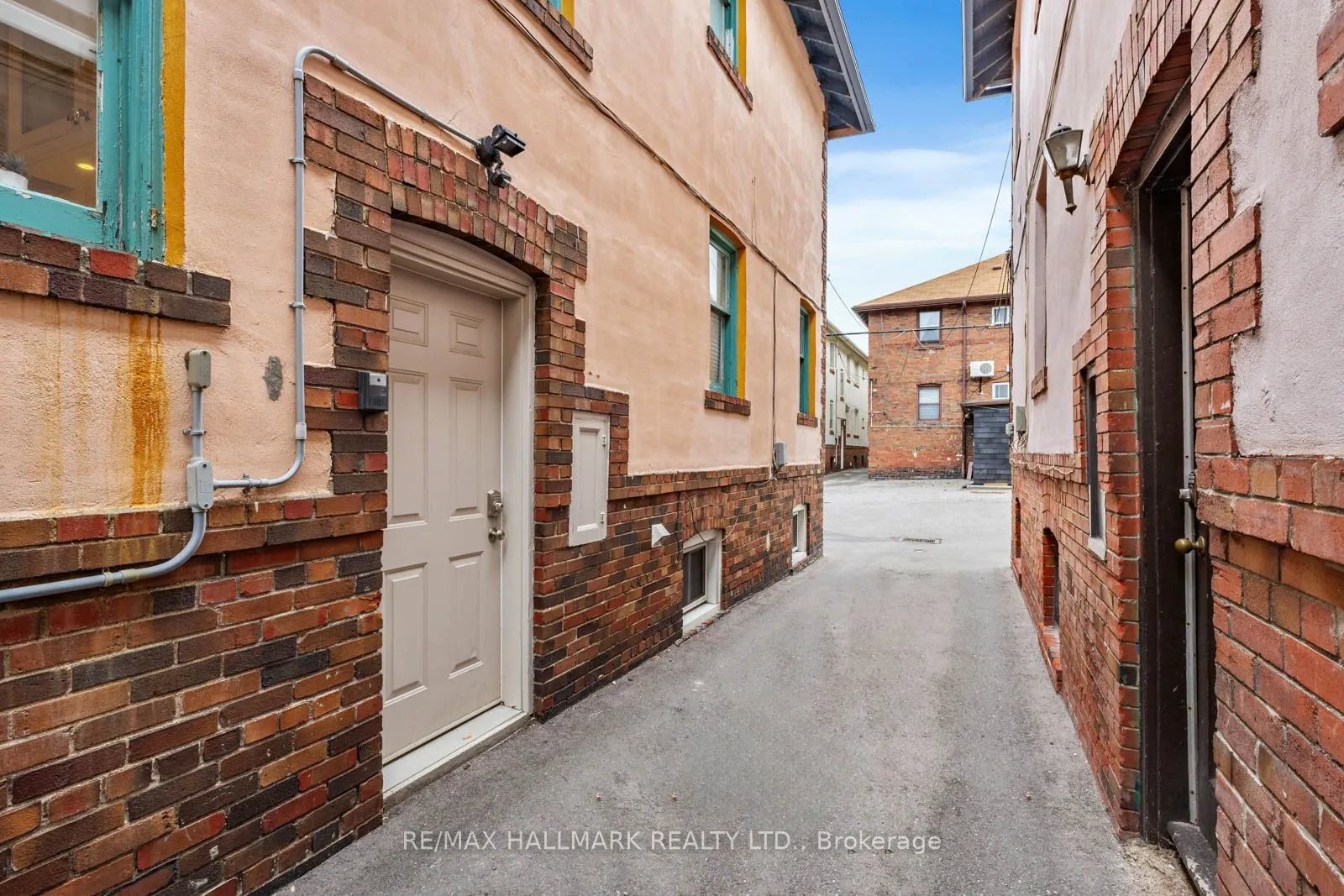 24 Hammersmith Avenue, #Main
