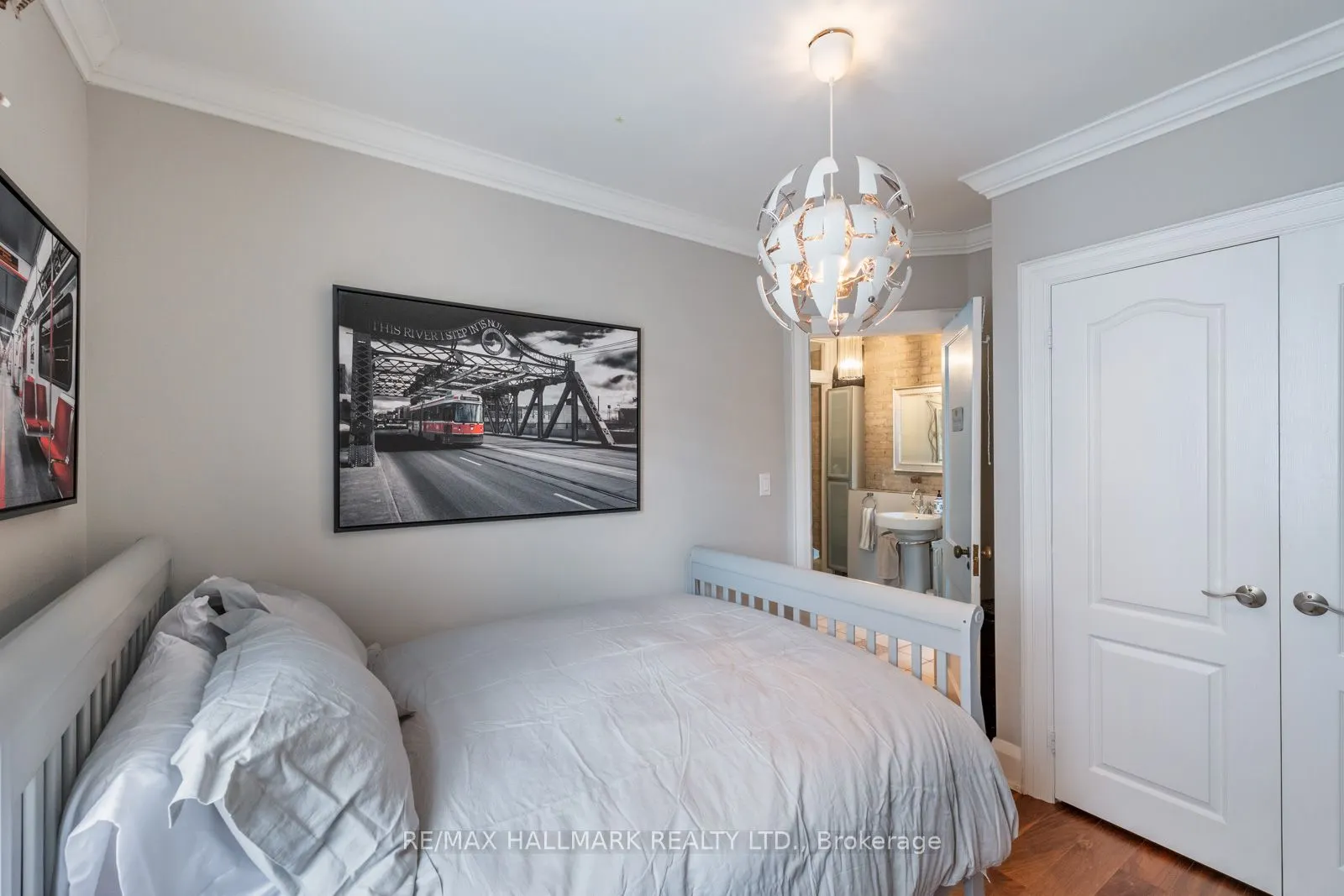 24 Hammersmith Avenue, #Main