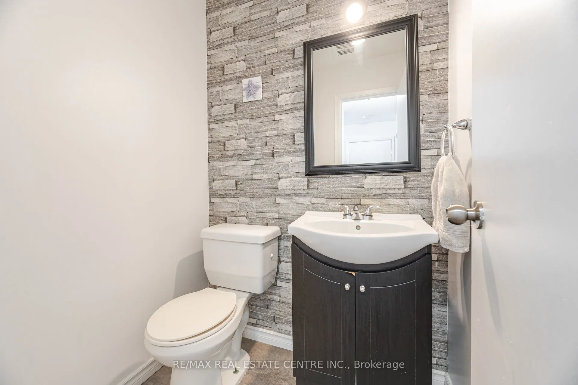 244 Kinmount Crescent
