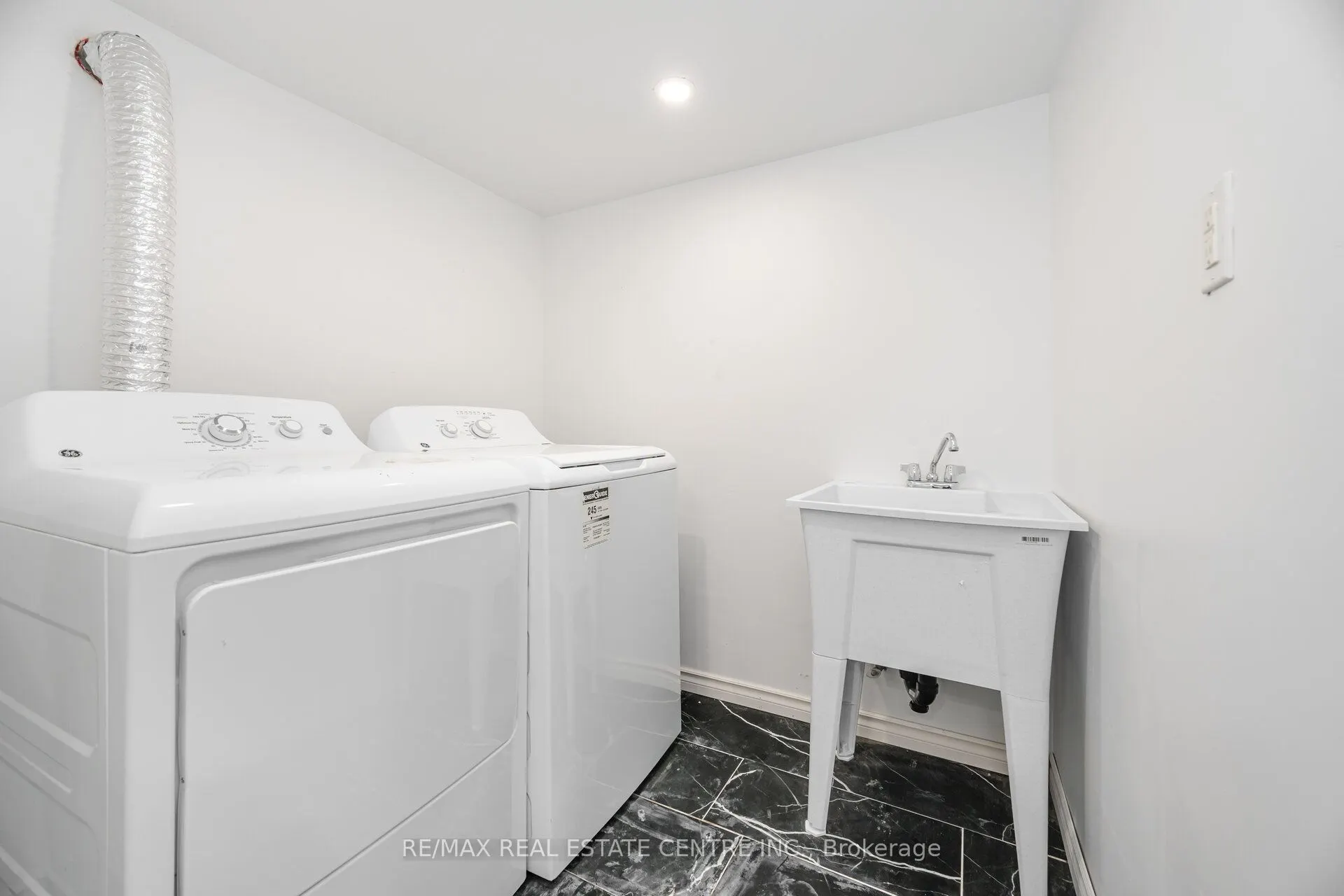 244 Kinmount Crescent
