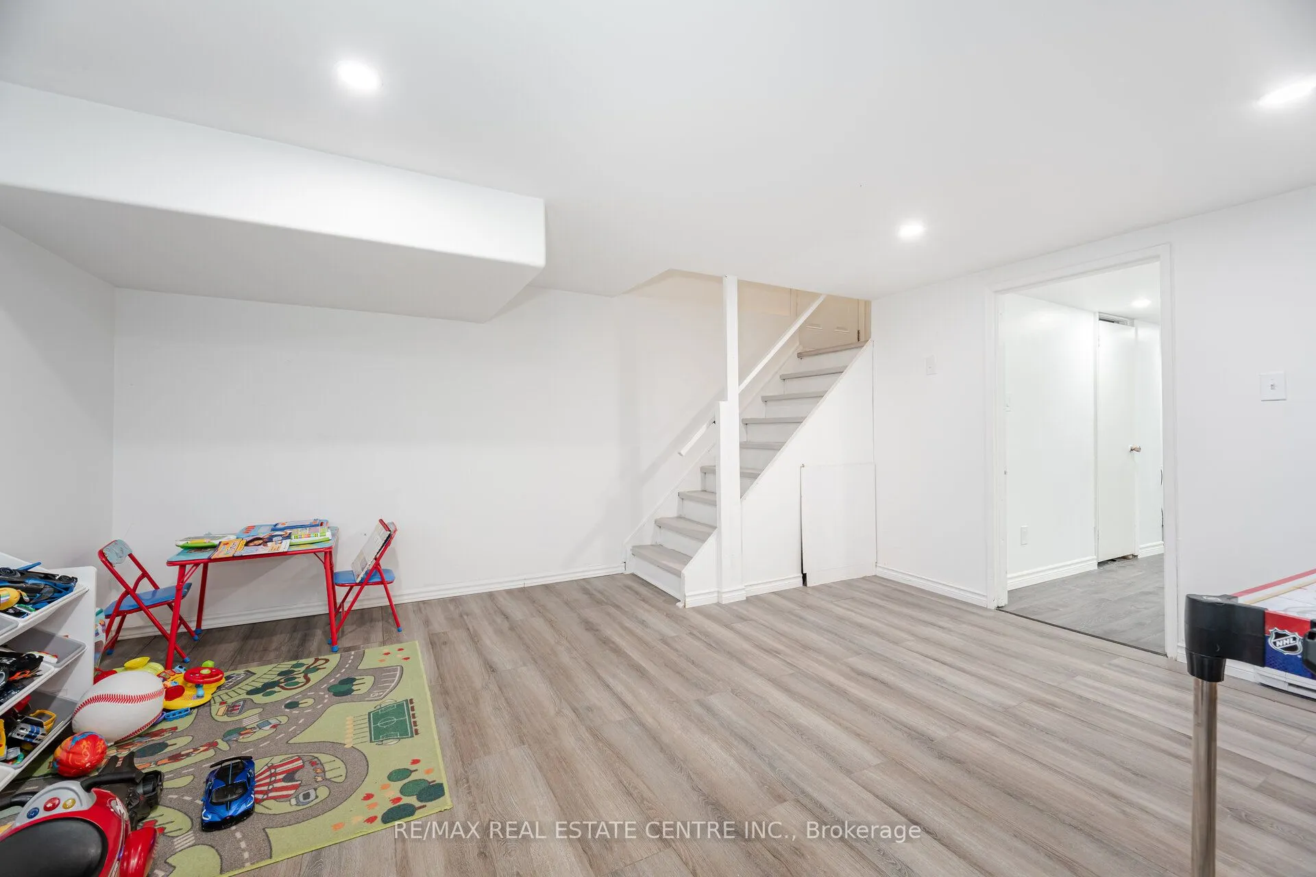 244 Kinmount Crescent