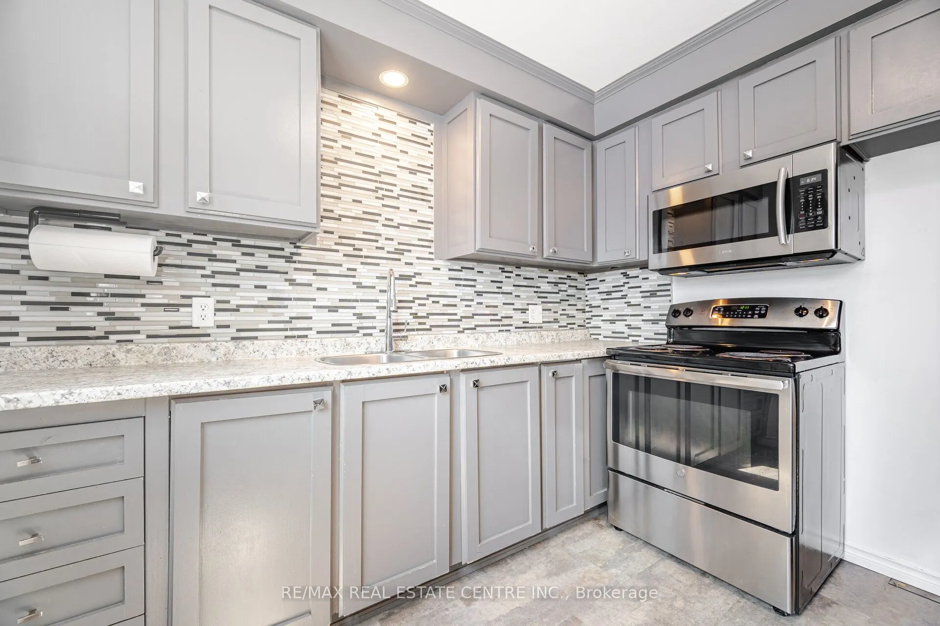 244 Kinmount Crescent