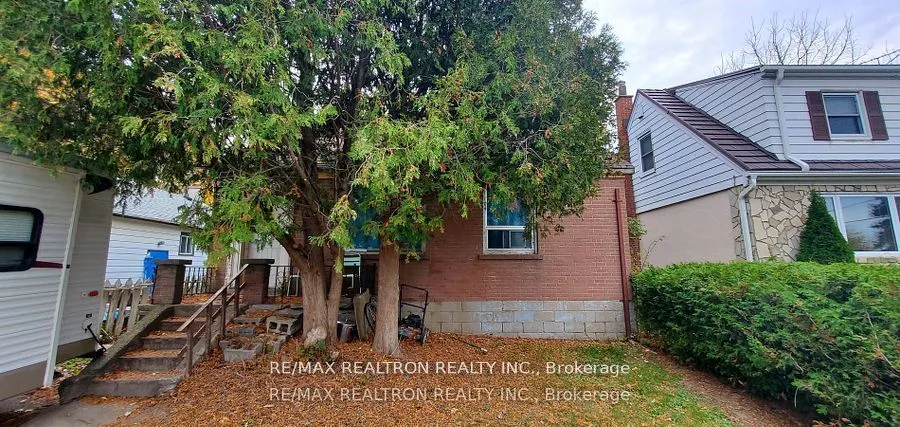101 Harewood Avenue