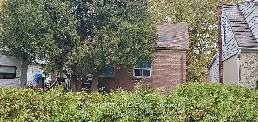 101 Harewood Avenue