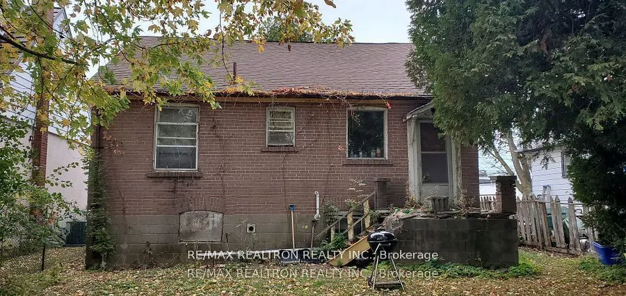 101 Harewood Avenue