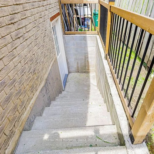 742 Greenbriar Drive