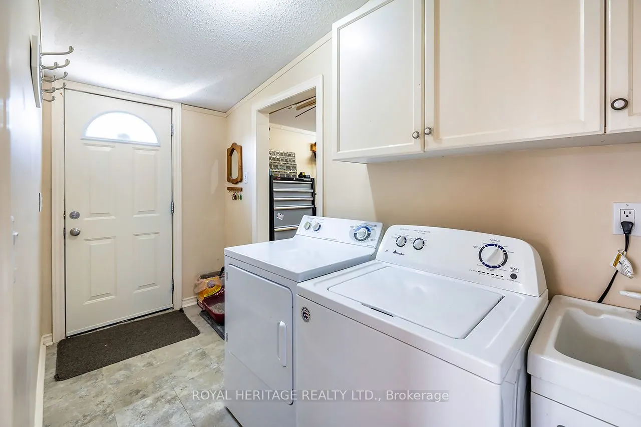 38 Bluffs Road E