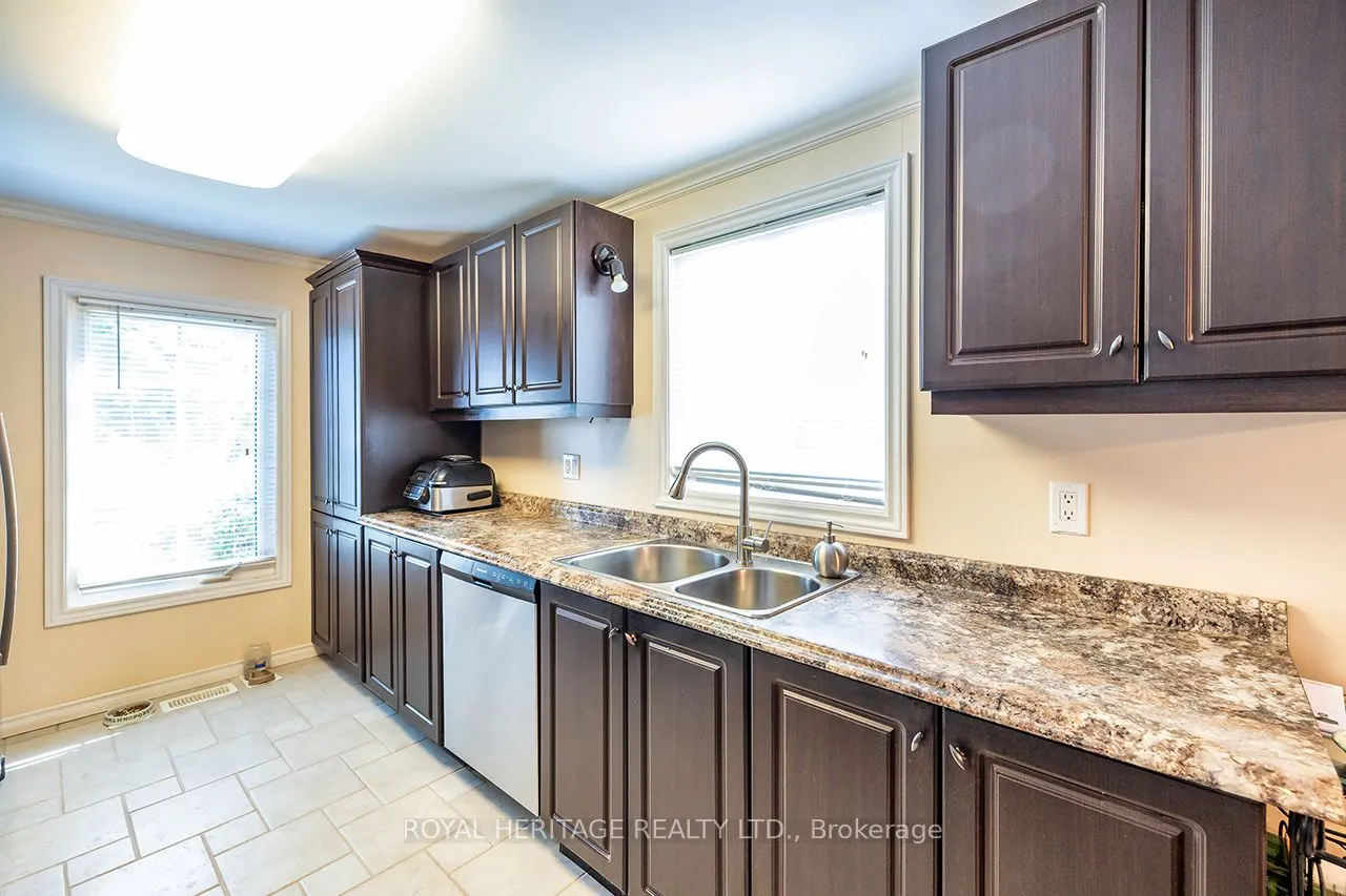 38 Bluffs Road E
