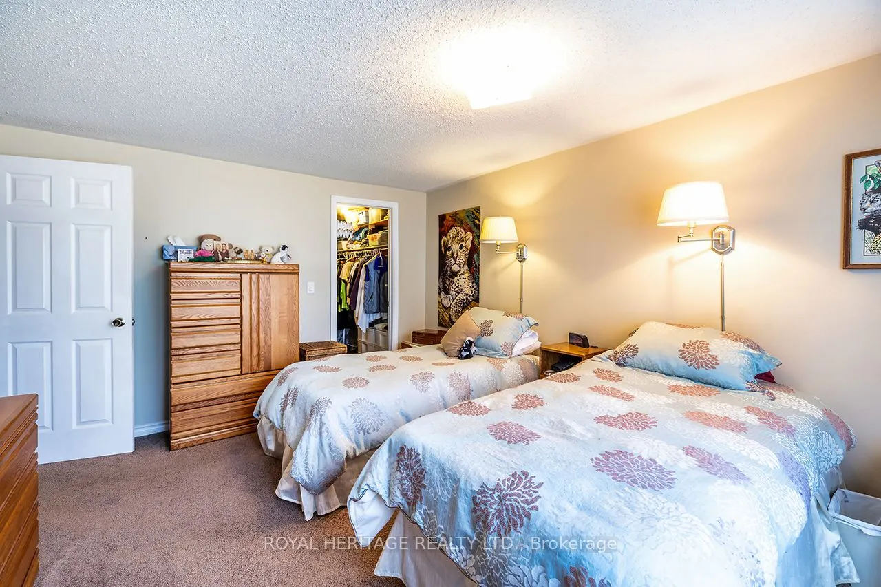 38 Bluffs Road E