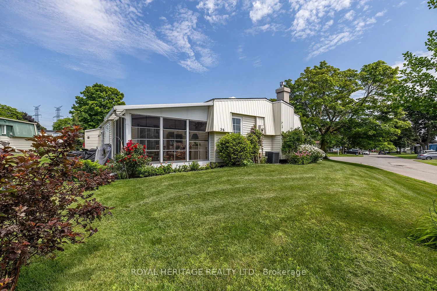 38 Bluffs Road E