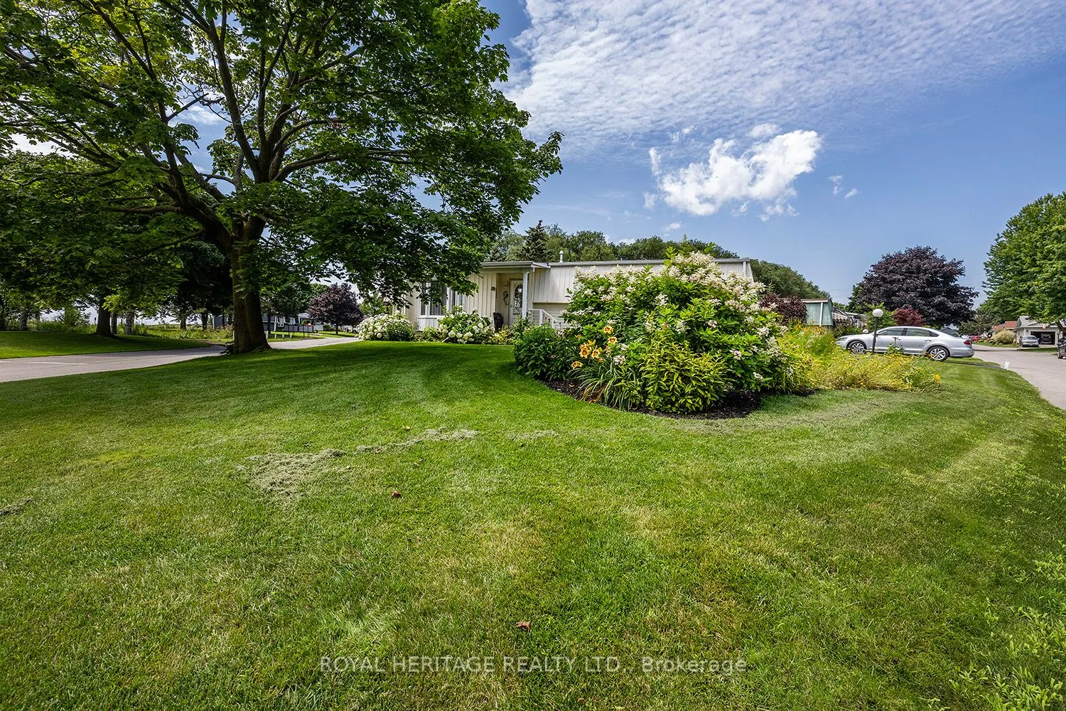 38 Bluffs Road E