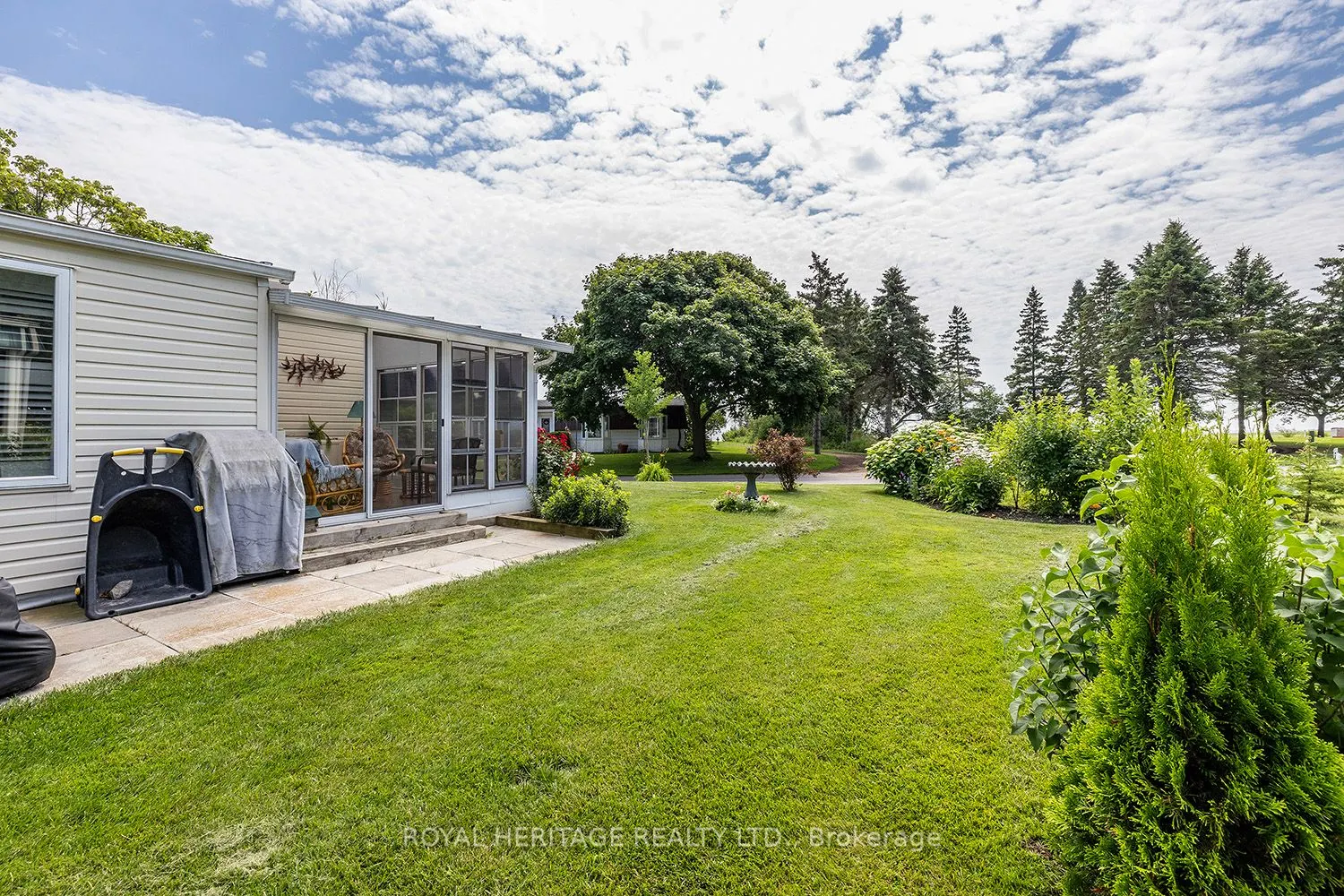38 Bluffs Road E