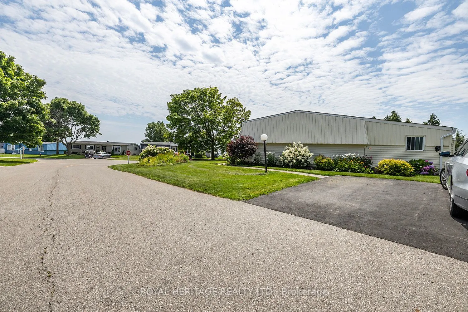 38 Bluffs Road E