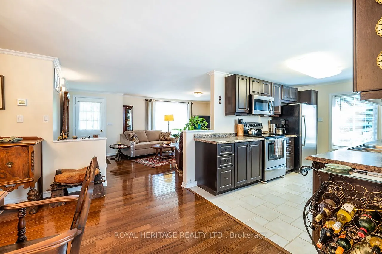 38 Bluffs Road E