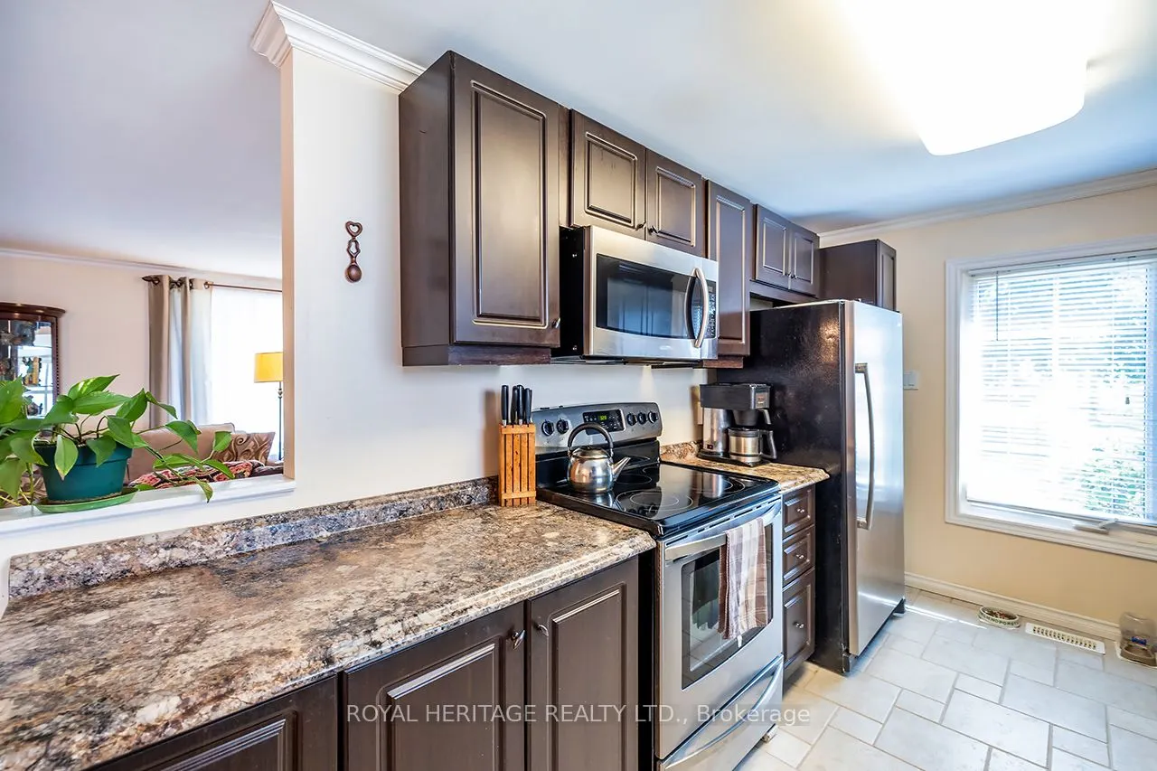 38 Bluffs Road E