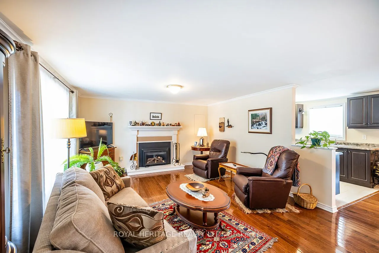 38 Bluffs Road E
