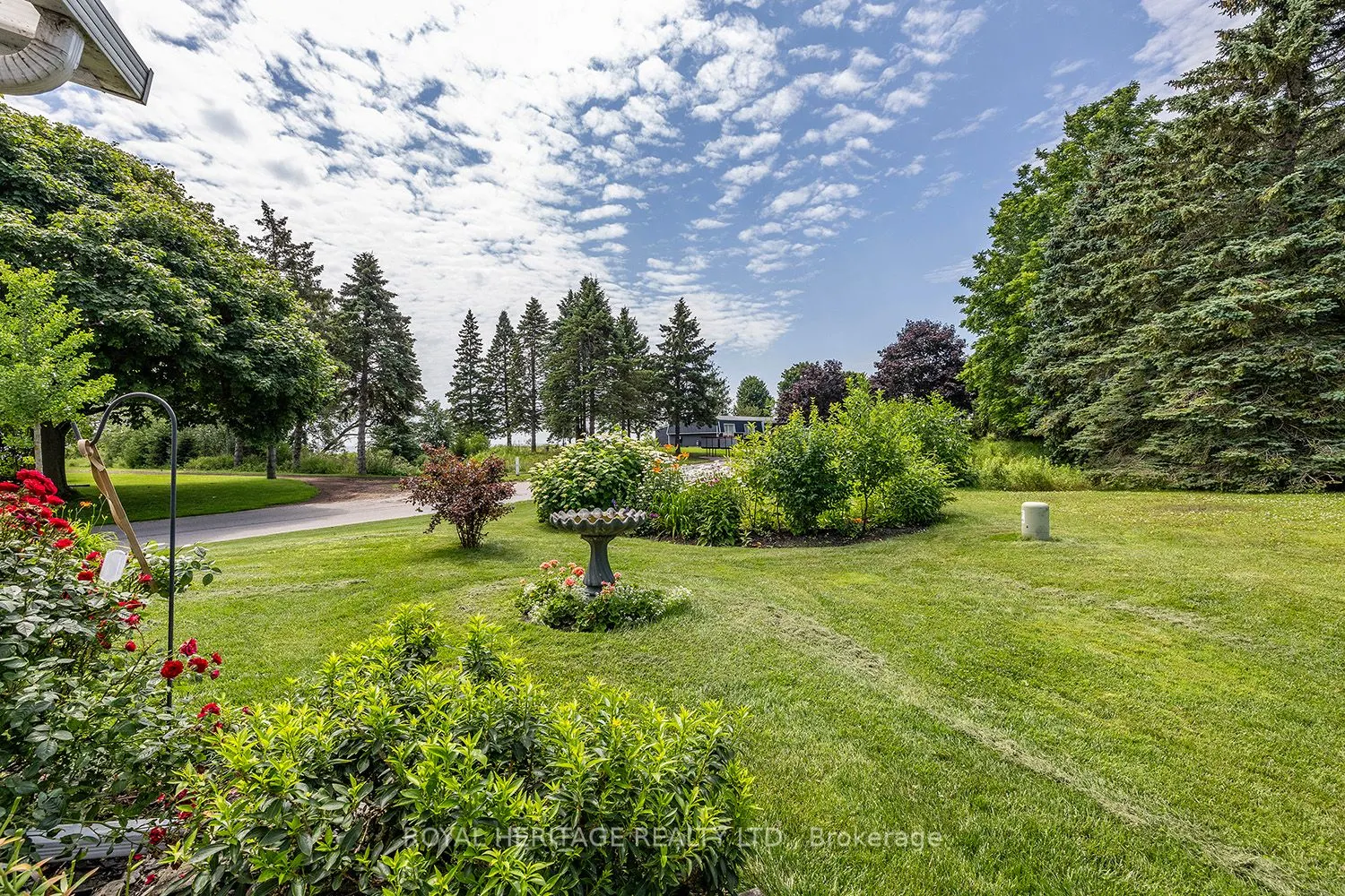 38 Bluffs Road E