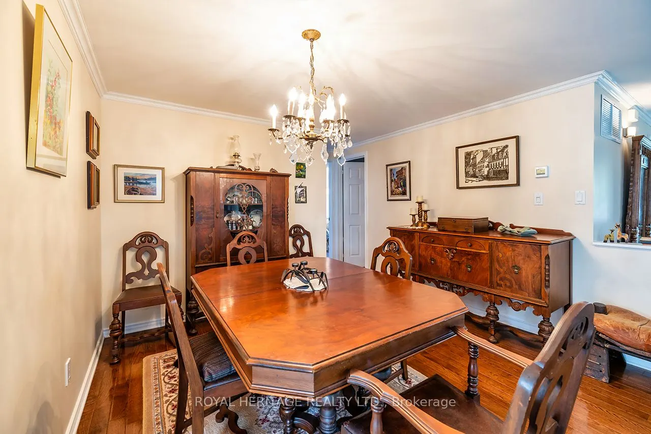 38 Bluffs Road E