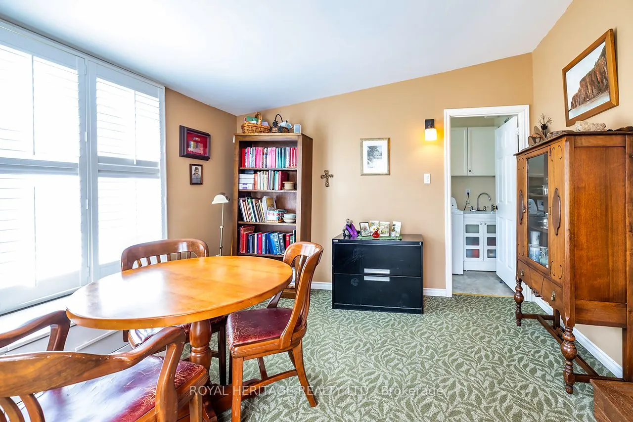 38 Bluffs Road E
