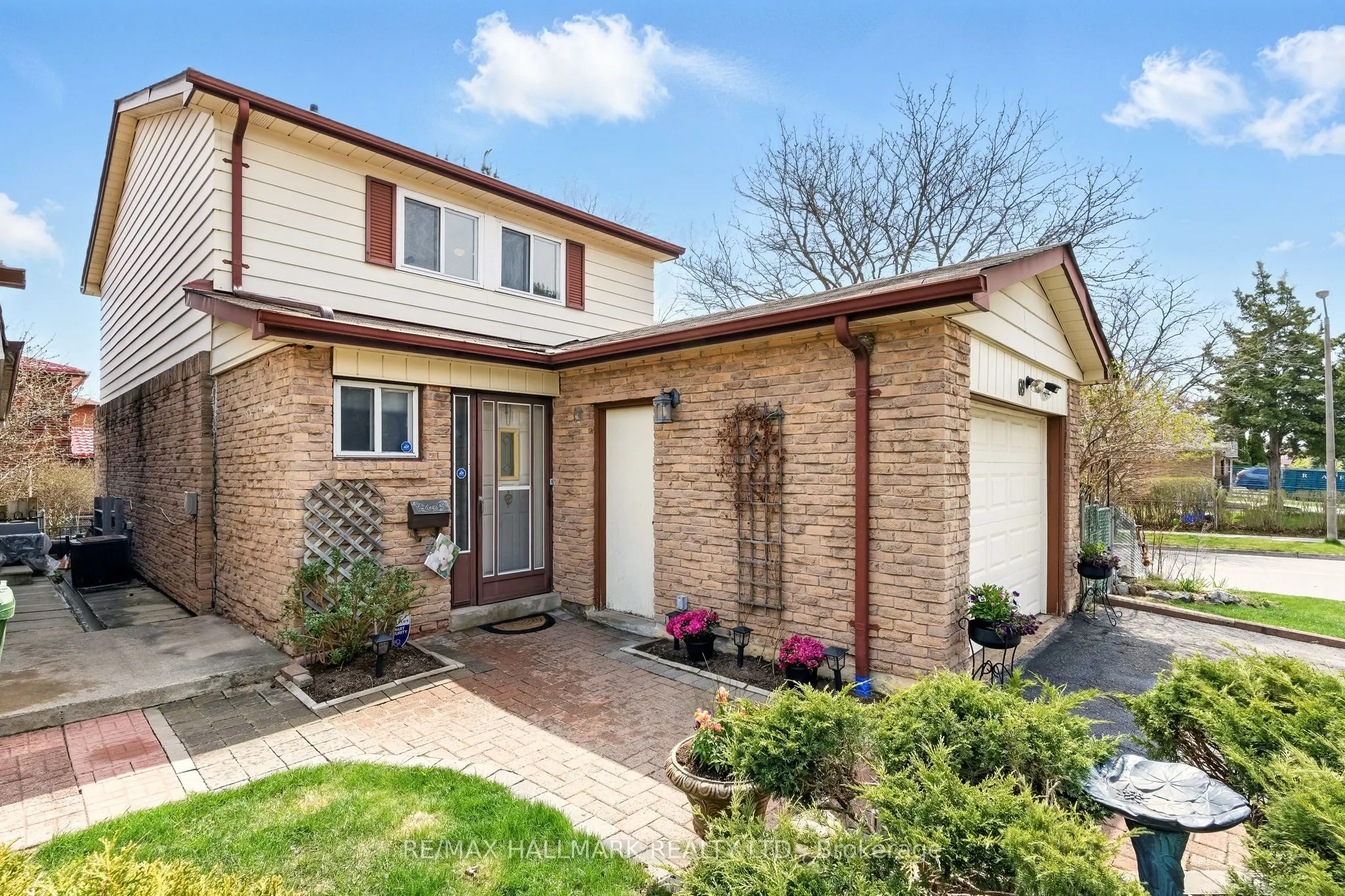 69 White Heather Boulevard
