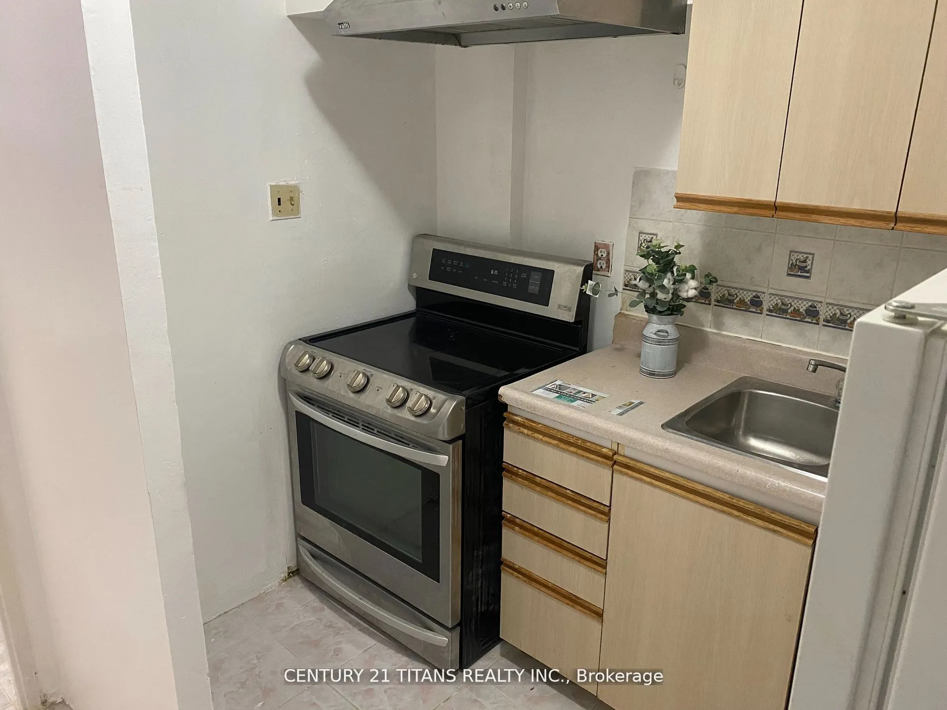 4064 Lawrence Avenue E, #210