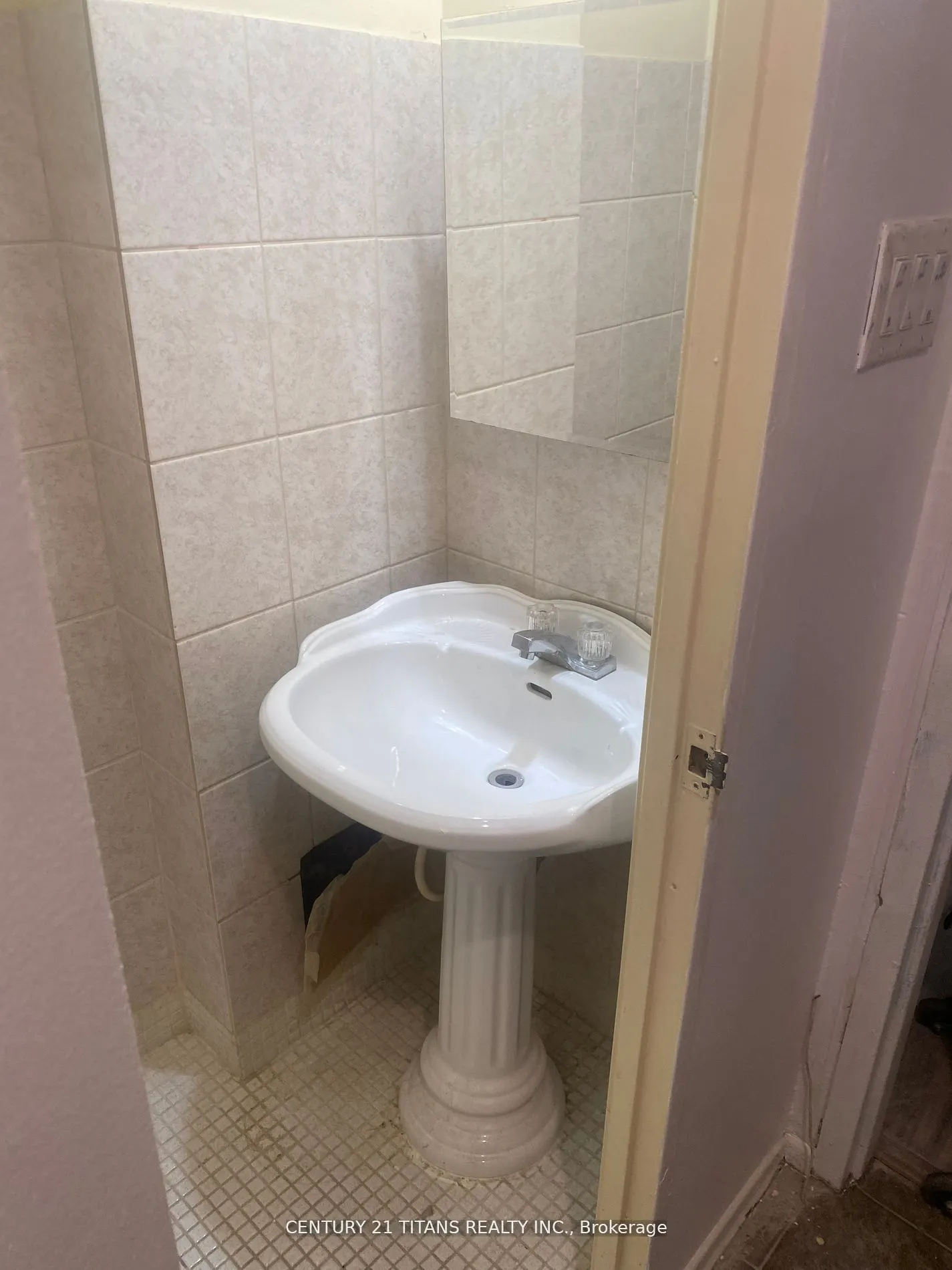 4064 Lawrence Avenue E, #210