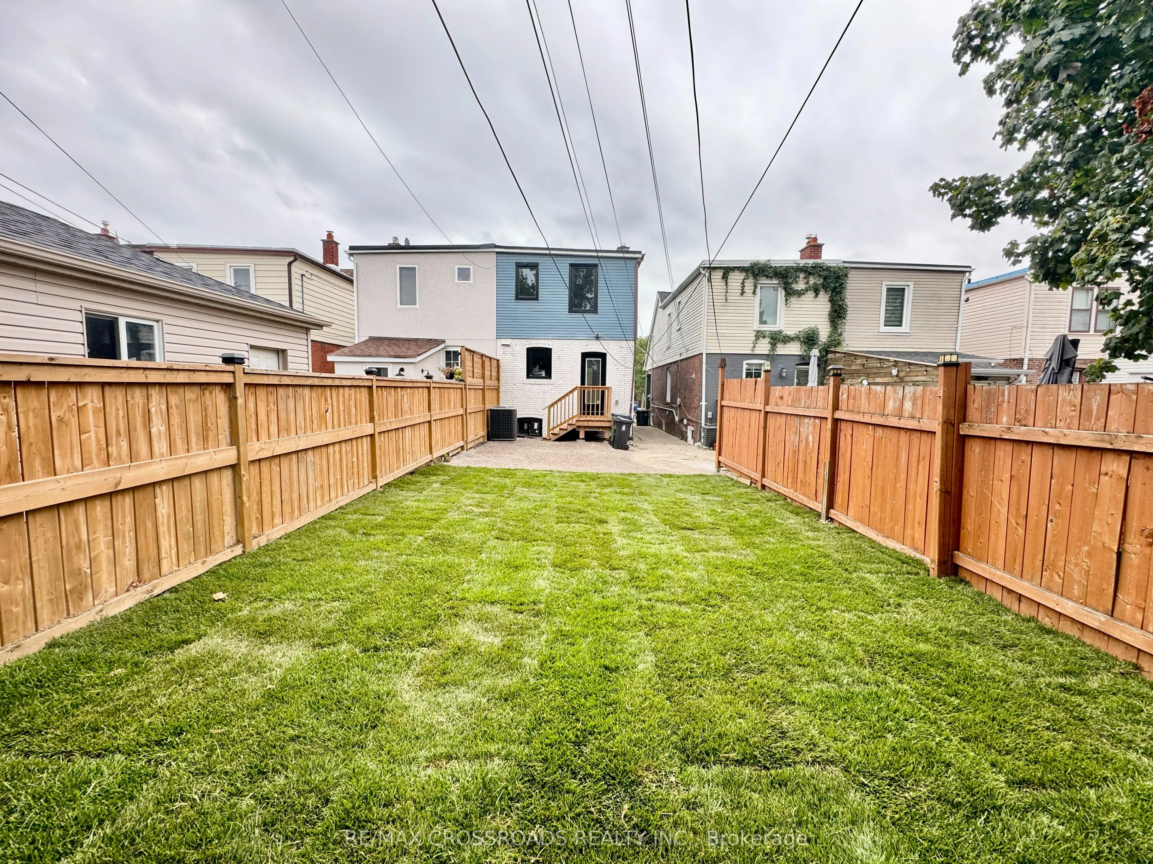 548 Glebeholme Boulevard