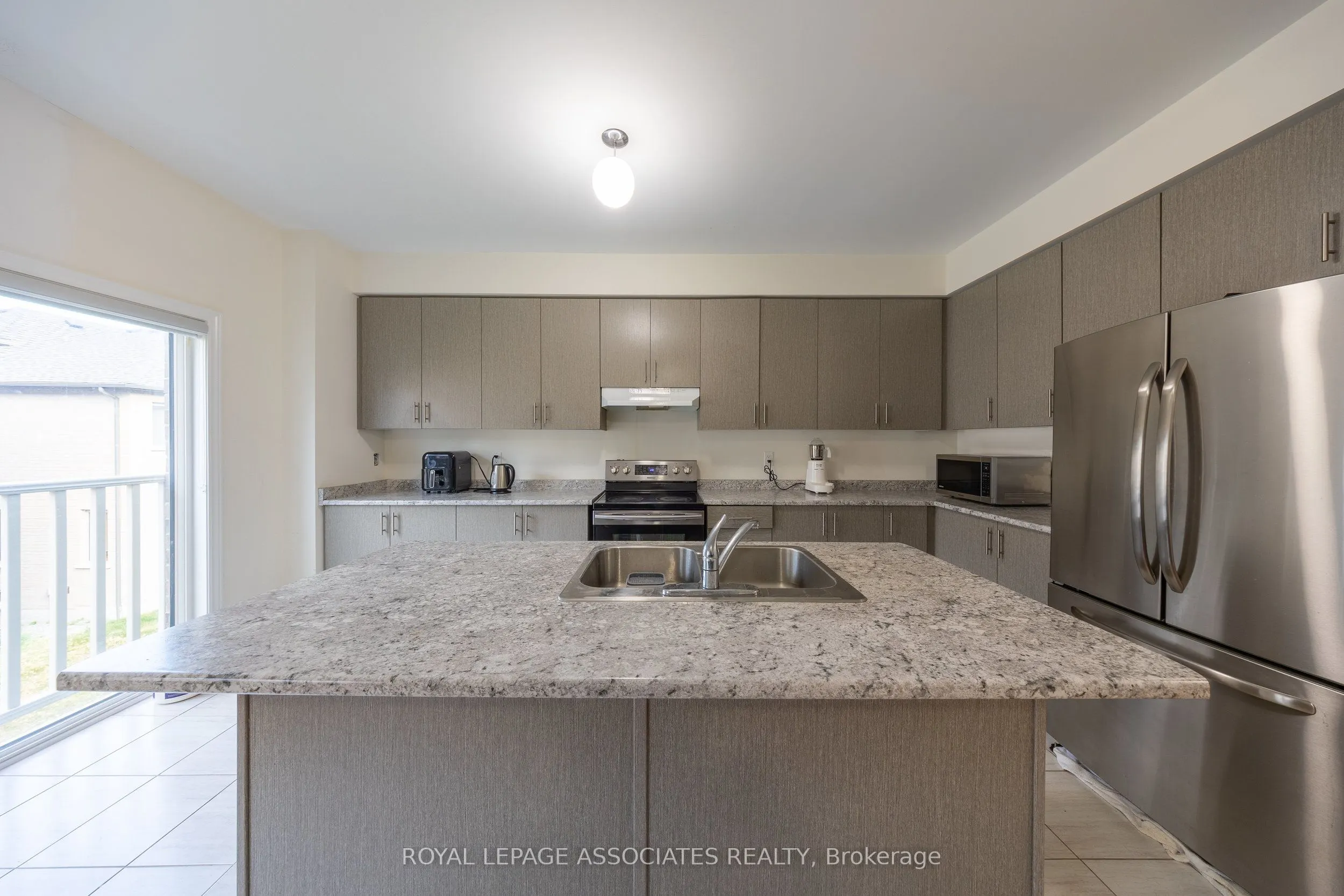 2529 Athena Path